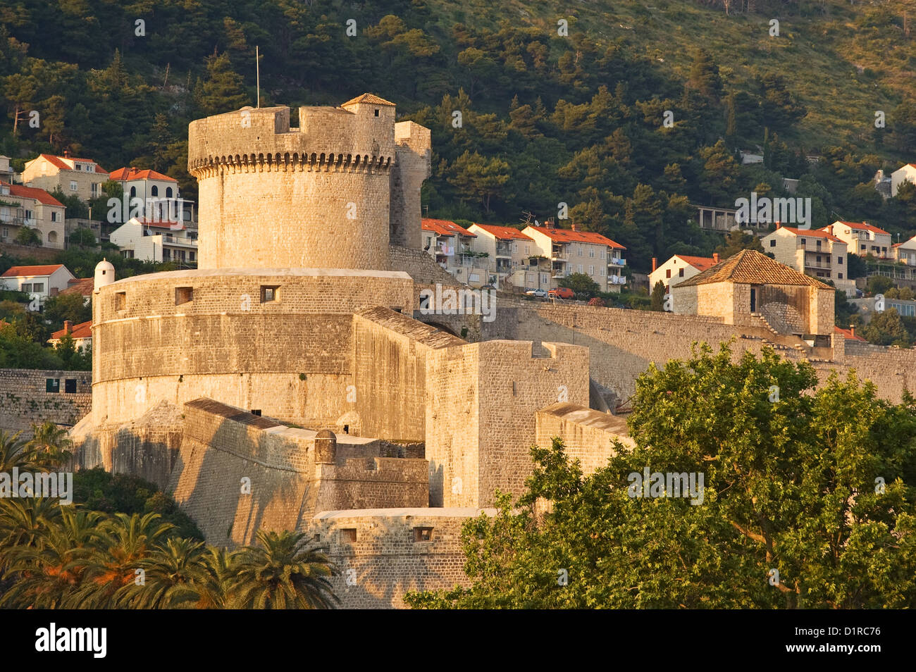 Elk192-3260 Croatia, Dalmatian Coast, Dubrovnik, city defensive walls and towers Stock Photo
