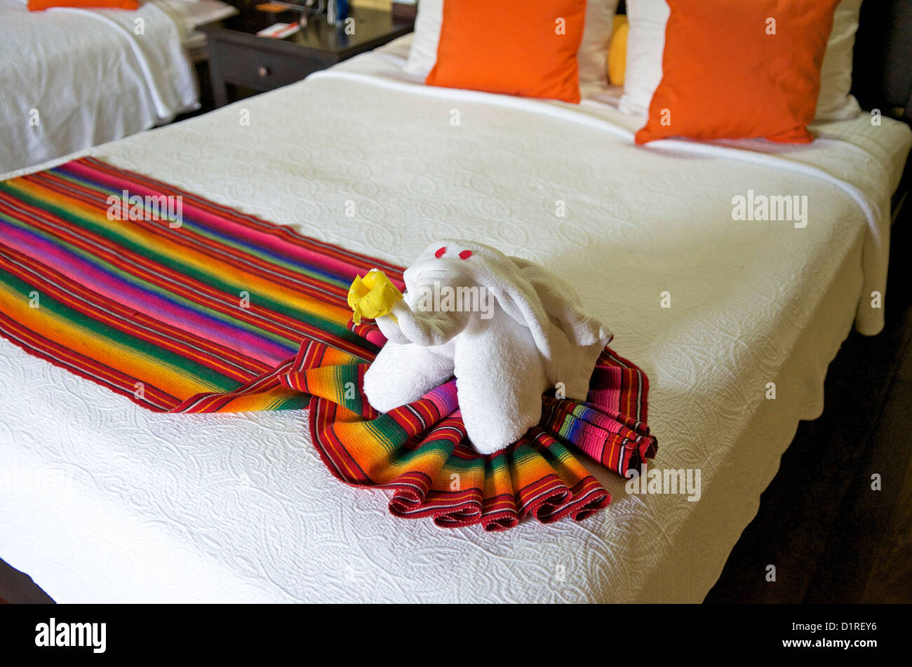 Elephant towel art on a bed, Nayara Hotel, Spa & Gardens, Oeste de