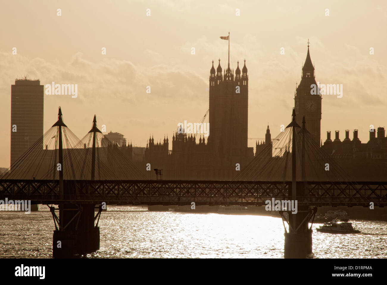 River thames view hungerford hi-res stock photography and images - Alamy