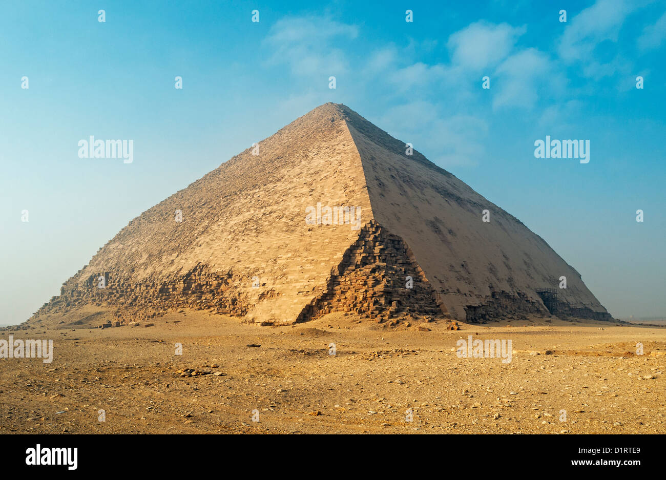Bent Pyramid Built Under Old Kingdom Pharaoh Sneferu 2600 Dahshur Egypt Stock Photo Alamy