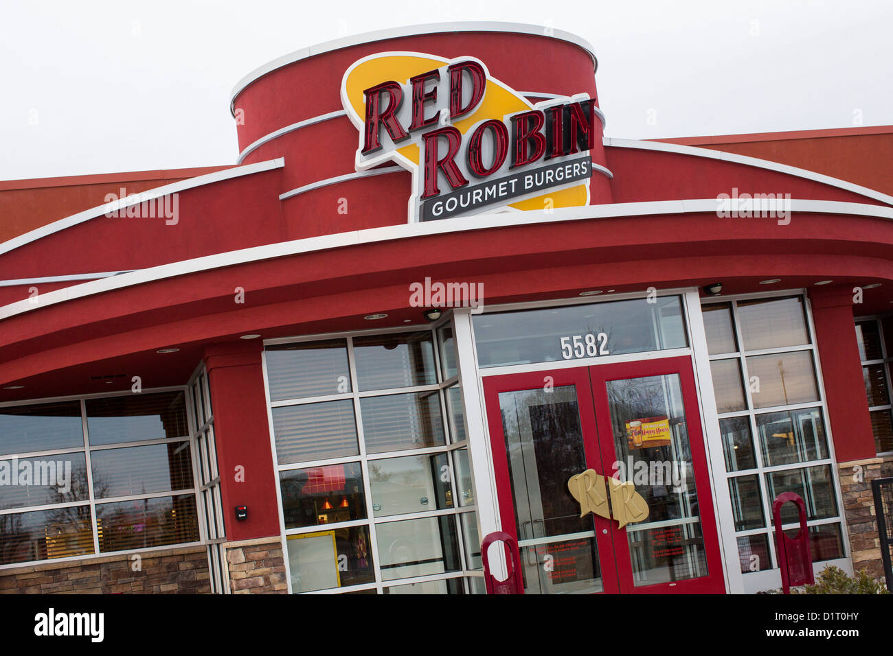 A Red Robin Gourmet Burgers casual dining chain restaurant.  Stock Photo