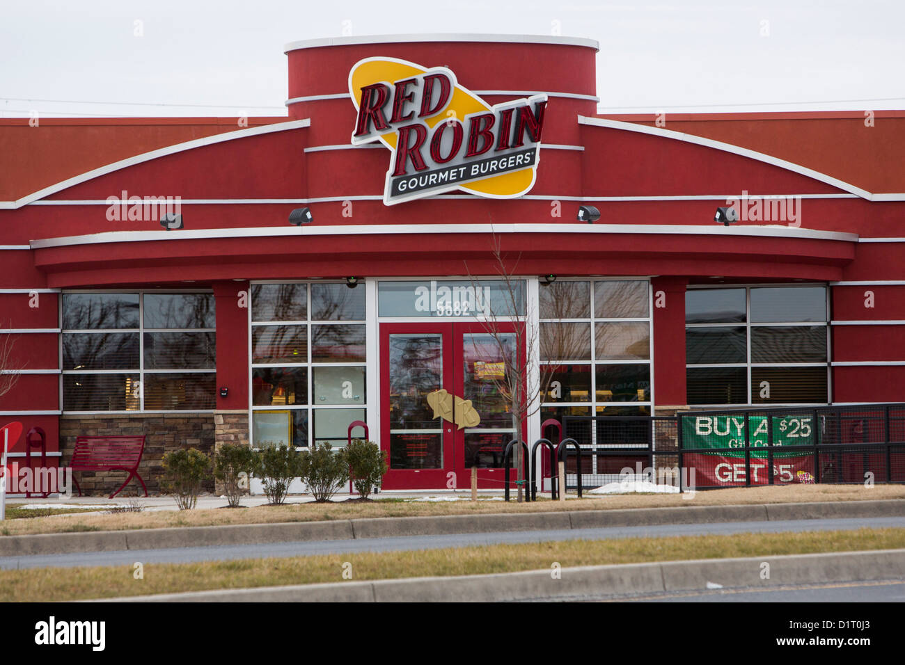 A Red Robin Gourmet Burgers casual dining chain restaurant.  Stock Photo