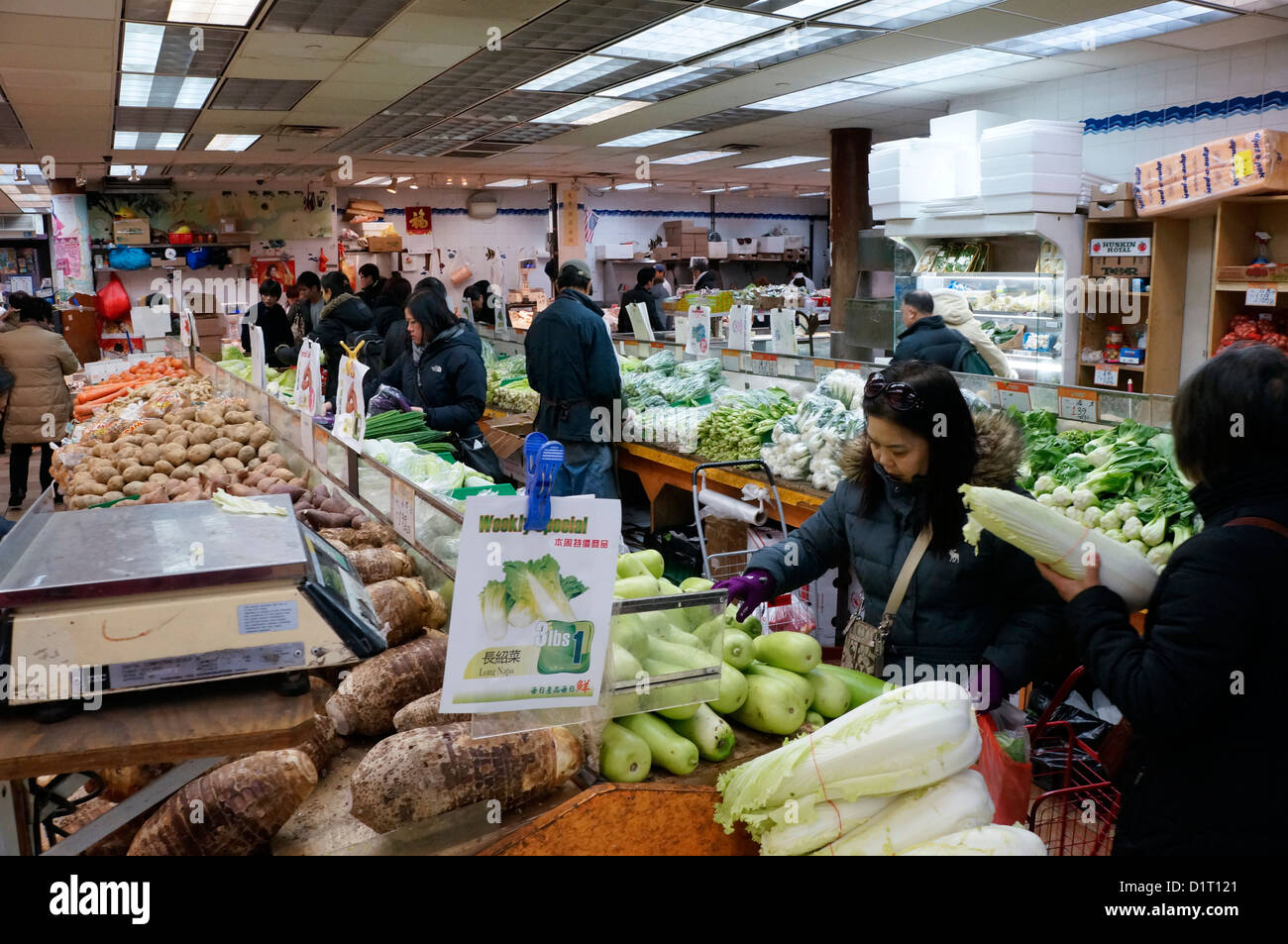 Chinatown grocery store in Manhattan, New York City, NY Stock Photo