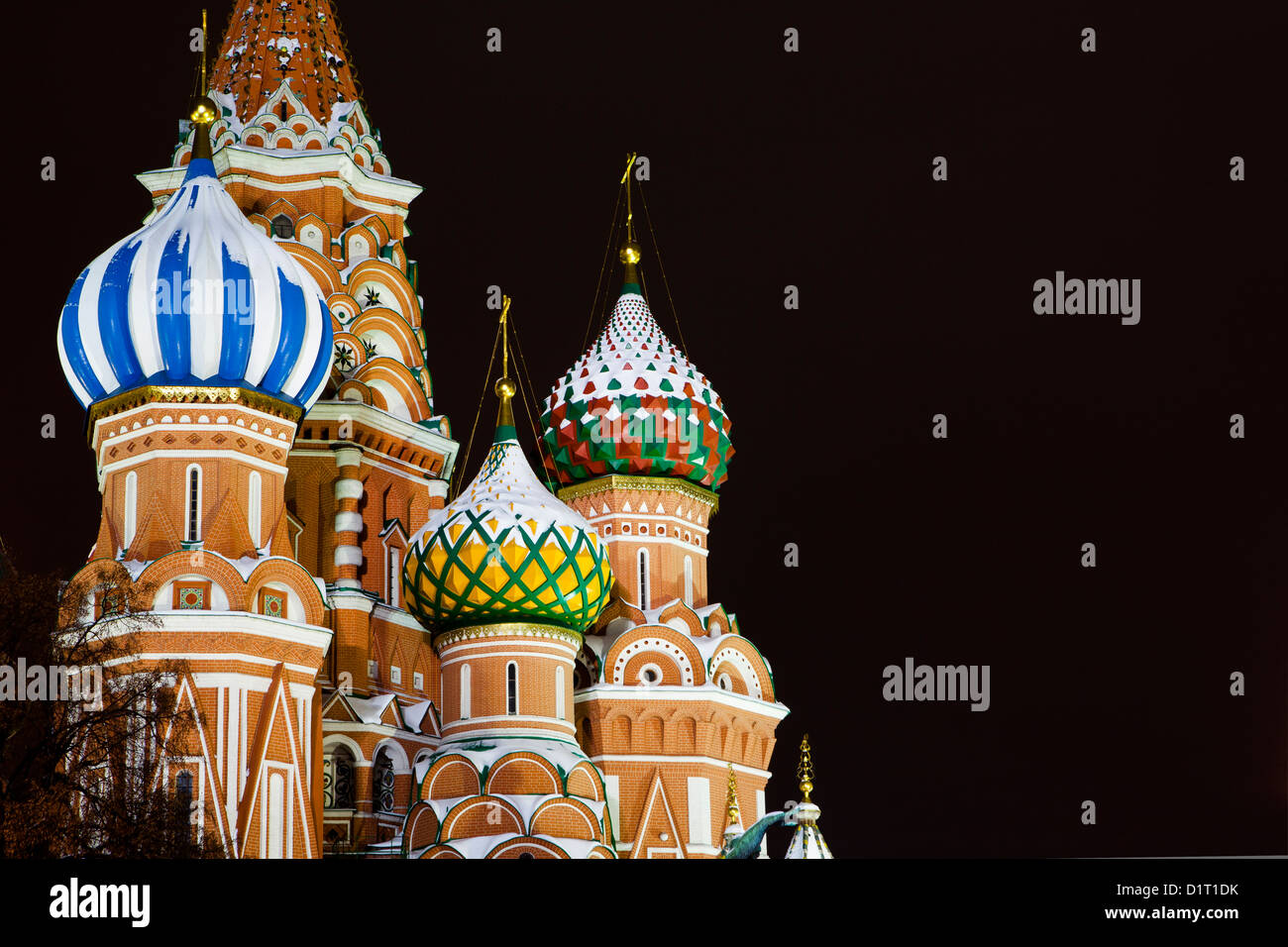 St basils cathedral snow hi-res stock photography and images - Alamy