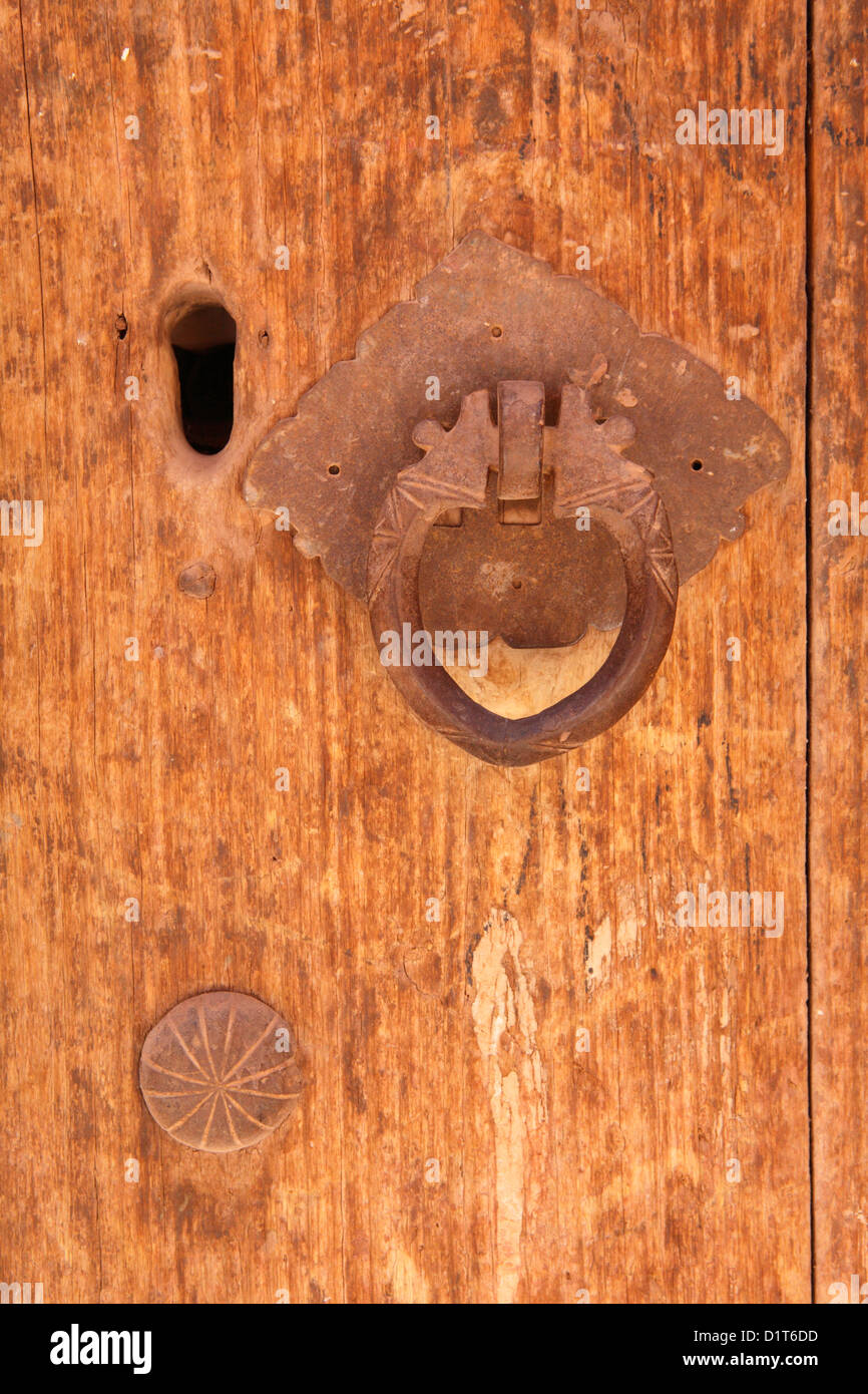 Wooden door abyaneh iran hi-res stock photography and images - Alamy