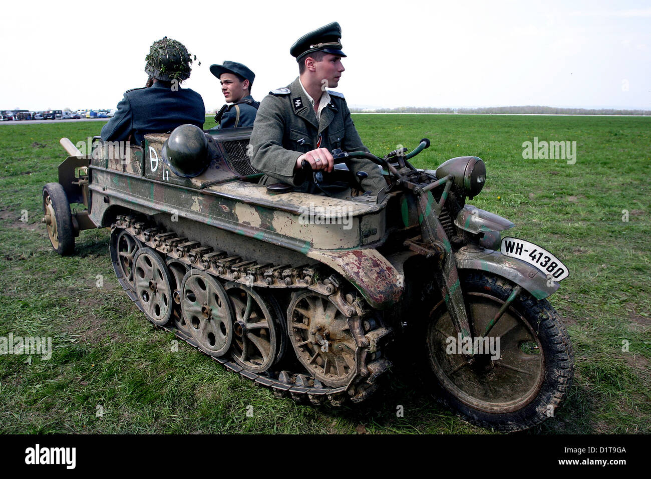 World war 2 motorcycle hi-res stock photography and images - Alamy