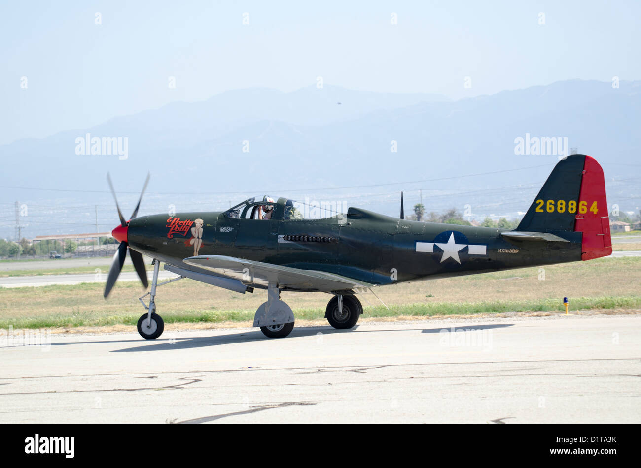 Bell p 39 airacobra hi-res stock photography and images - Alamy