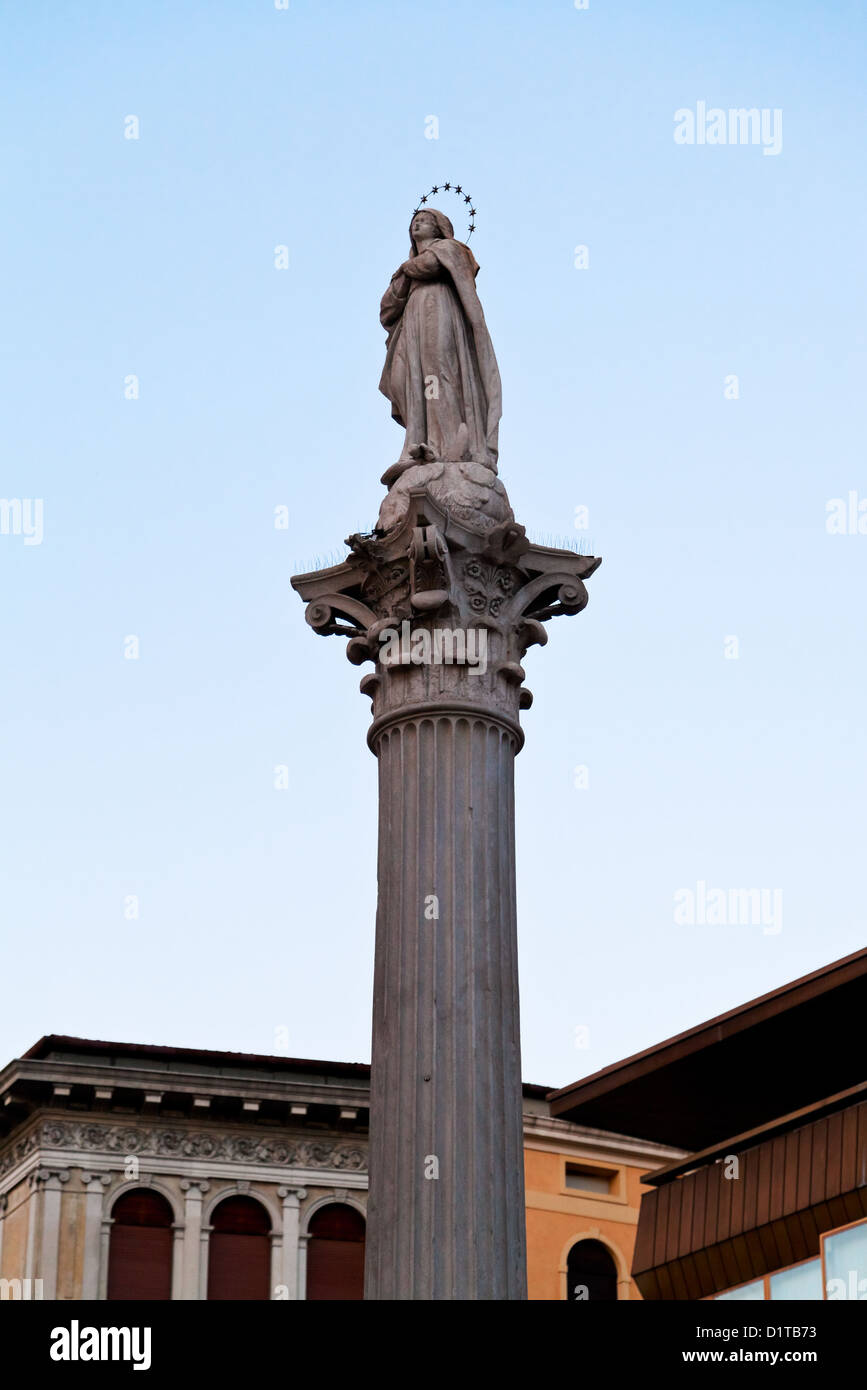 Madonna dei Noli column on Piazza Garibaldi in Padua, Italy Stock Photo