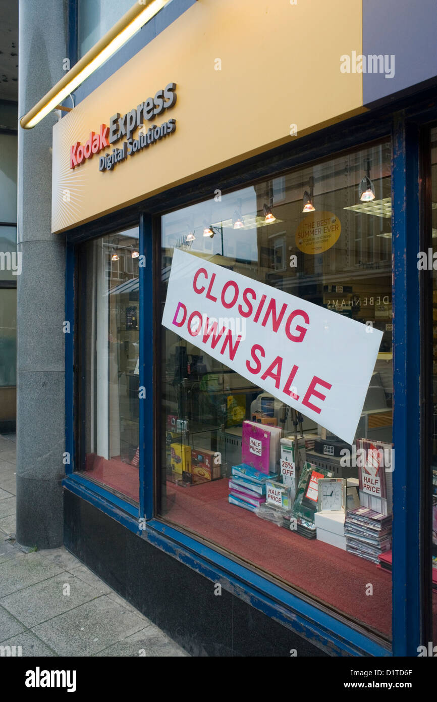 Closing Down Sign Hi-res Stock Photography And Images - Alamy