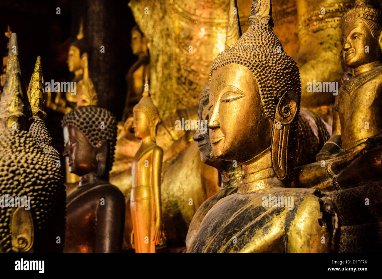 Statues laos wat mai hires stock photography and images Alamy