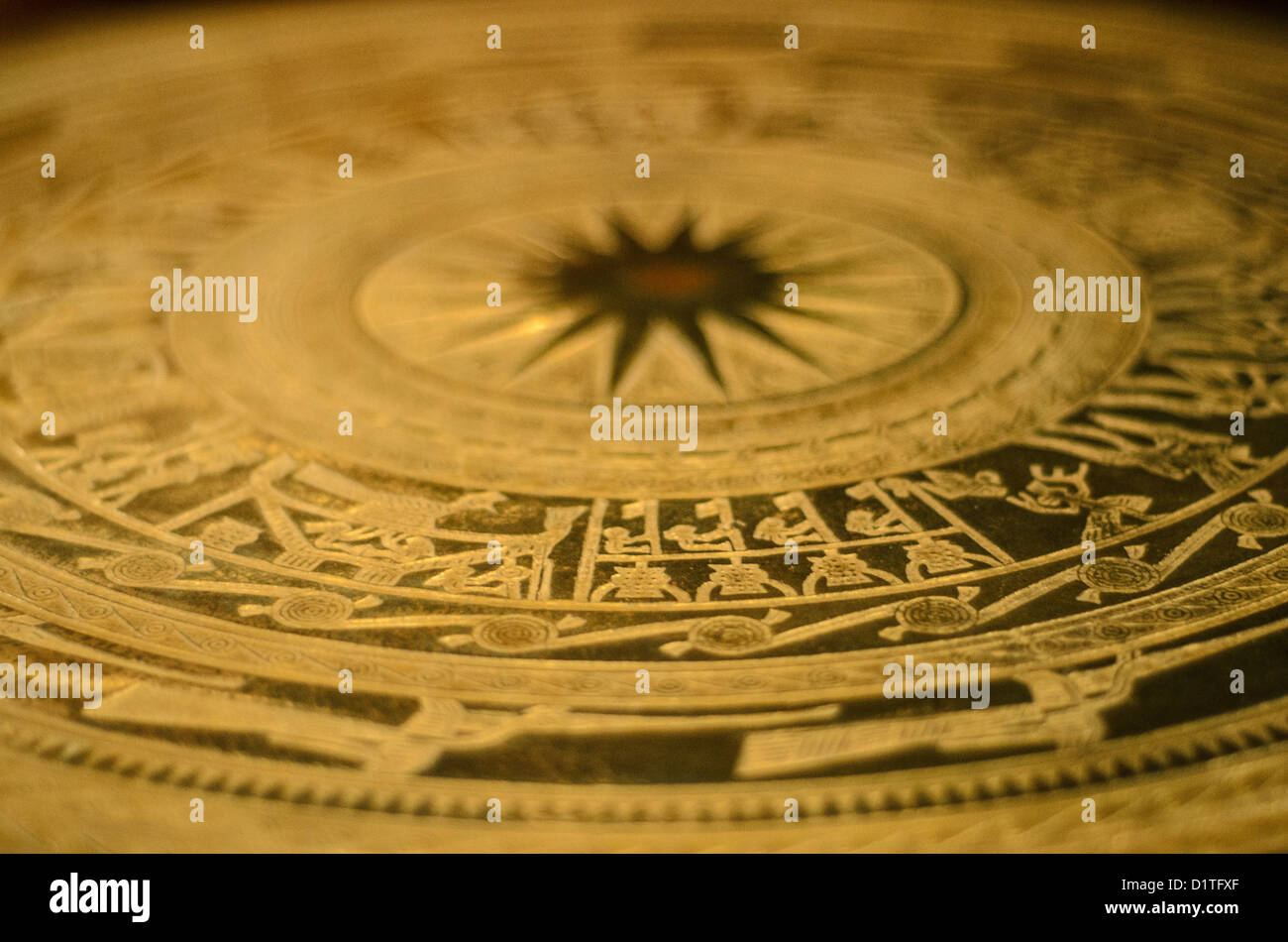 Dong son drum hi-res stock photography and images - Alamy