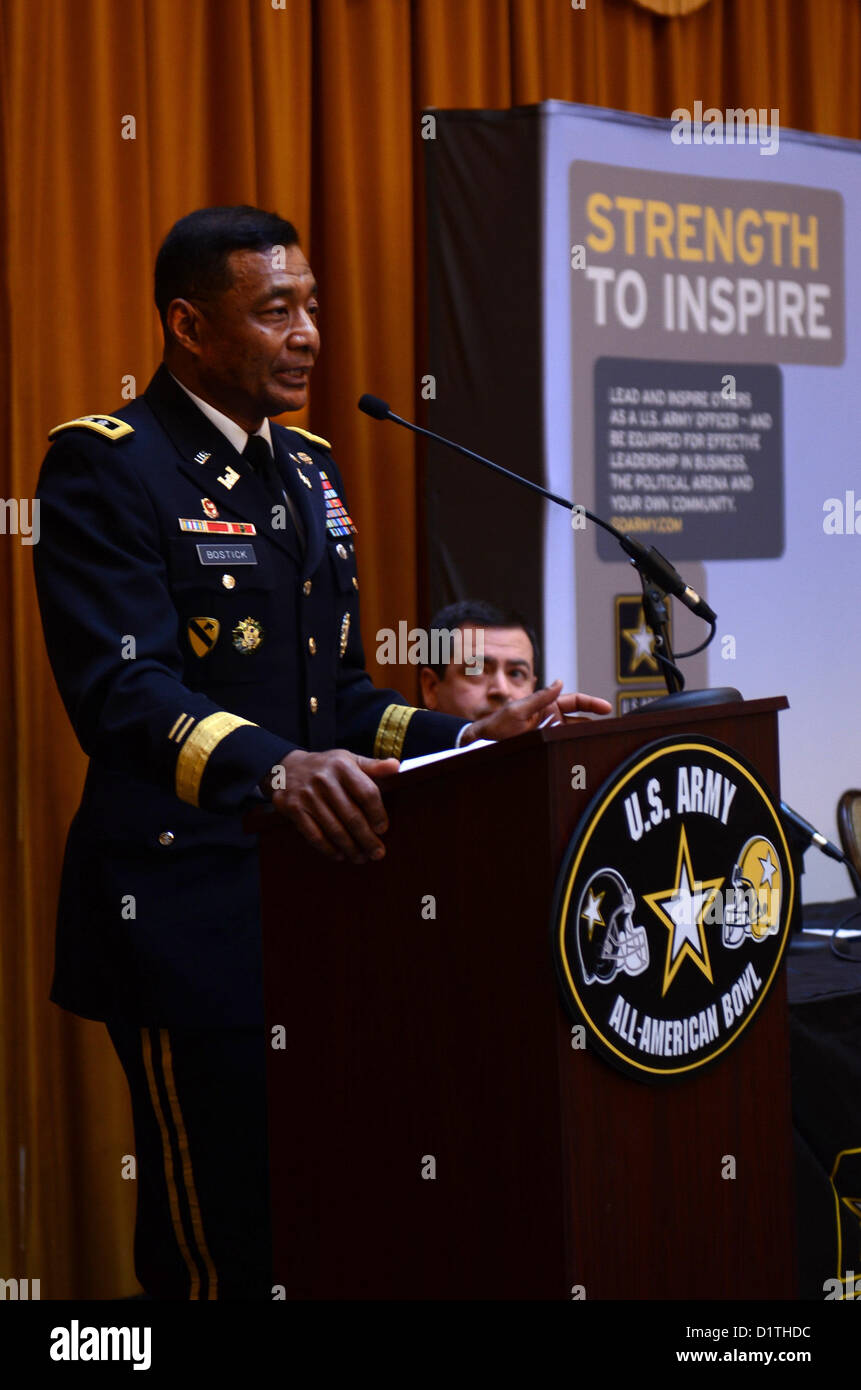 Lt. Gen. Thomas Bostick, U.S. Army Chief of Engineers and commanding general of the U.S. Army Corps of Engineers, speaks to members of the VEX Robotics Competition at Sunset Station in San Antonio, Jan. 4, 2013. Bostick addressed the importance of teamwork and technology in the U.S. Army. (U.S. Army Reserve Photo by Pfc. Victor Blanco, 205th Public Affairs Operations Center) Stock Photo