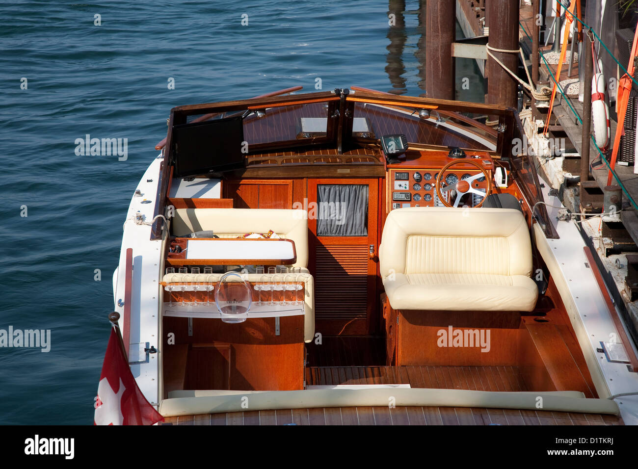 Boat tied pier in geneva hi-res stock photography and images - Alamy