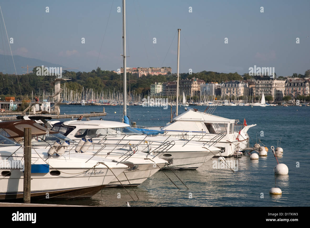 Boats on lake geneva summer hi-res stock photography and images - Alamy