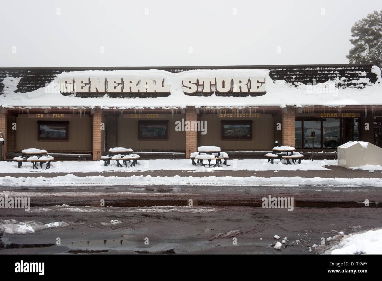 General merchandise hi-res stock photography and images - Alamy