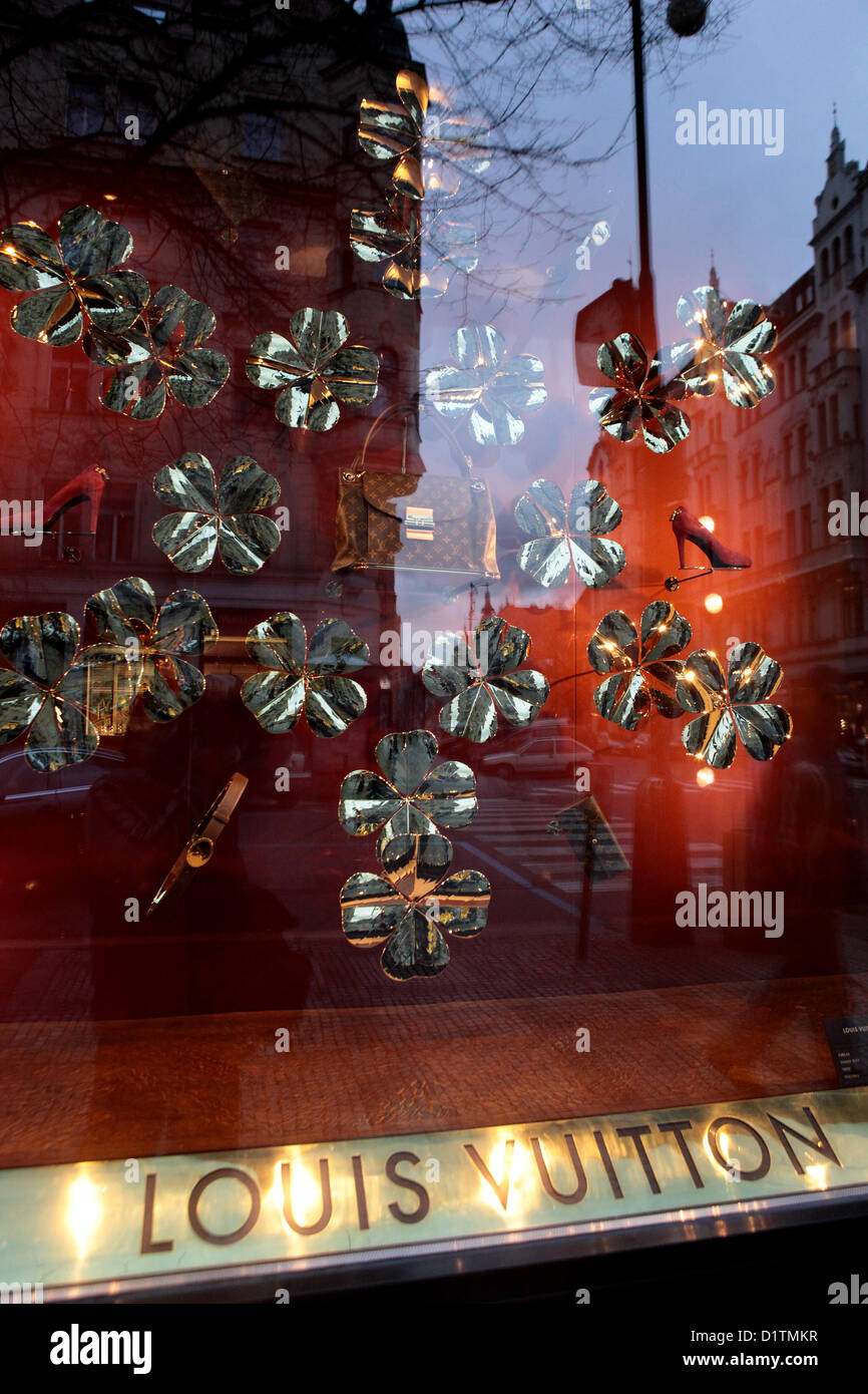 Louis Vuitton store window display reflection in Parizska street Prague,  Old Town, Czech Republic Stock Photo - Alamy