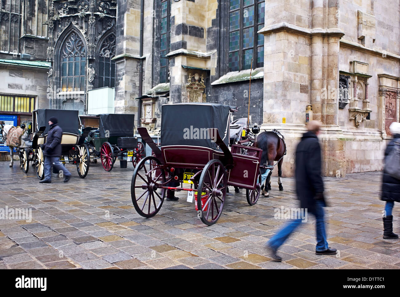 Horse carriage snow vienna hi-res stock photography and images - Alamy