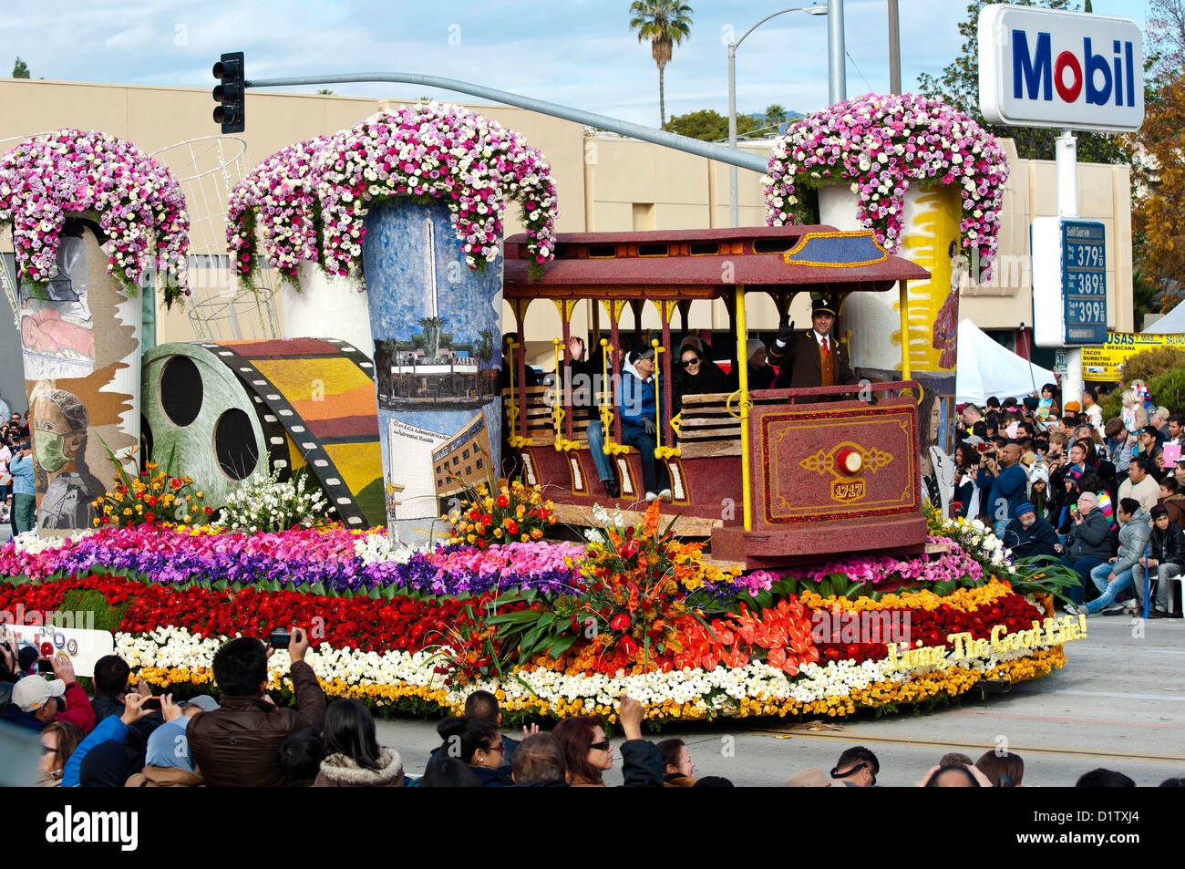 Rose Parade And Float And Pasadena Stock Photos Rose Parade And