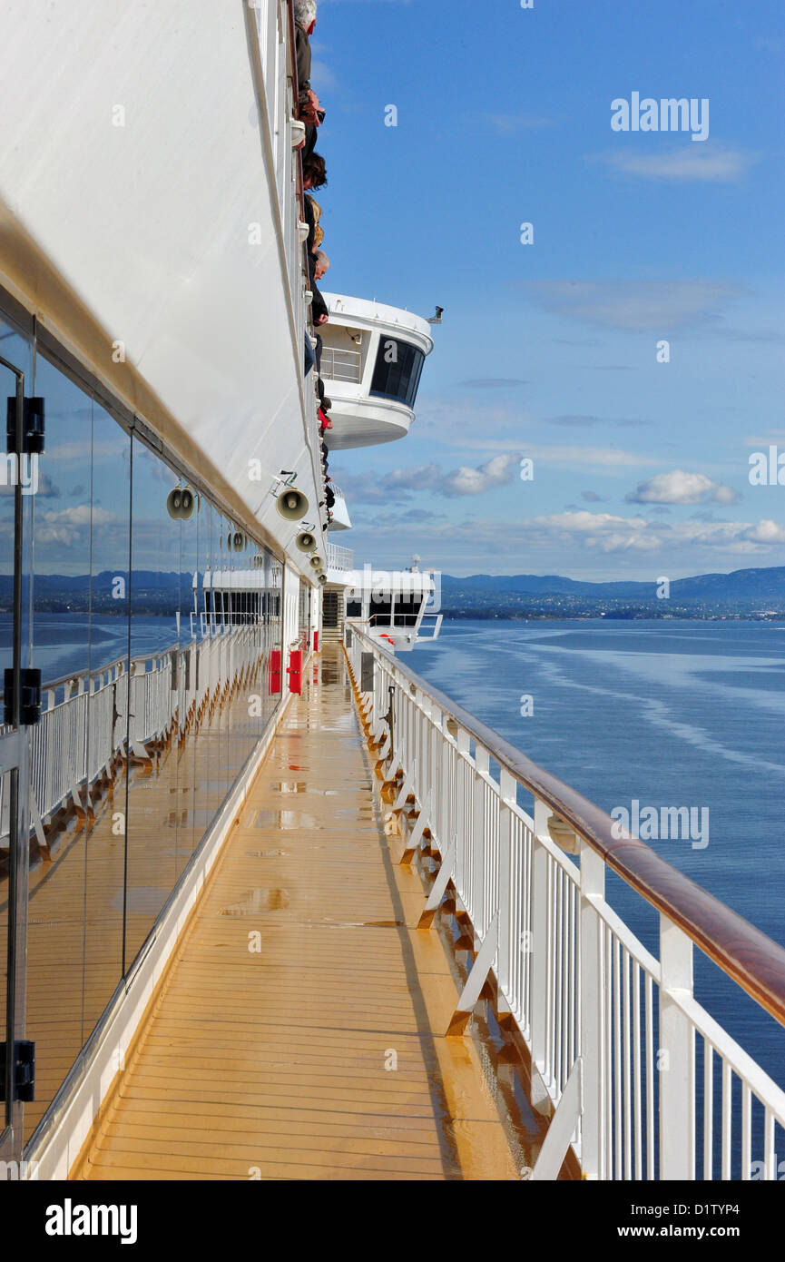 Cruise ship ferry hi-res stock photography and images - Alamy