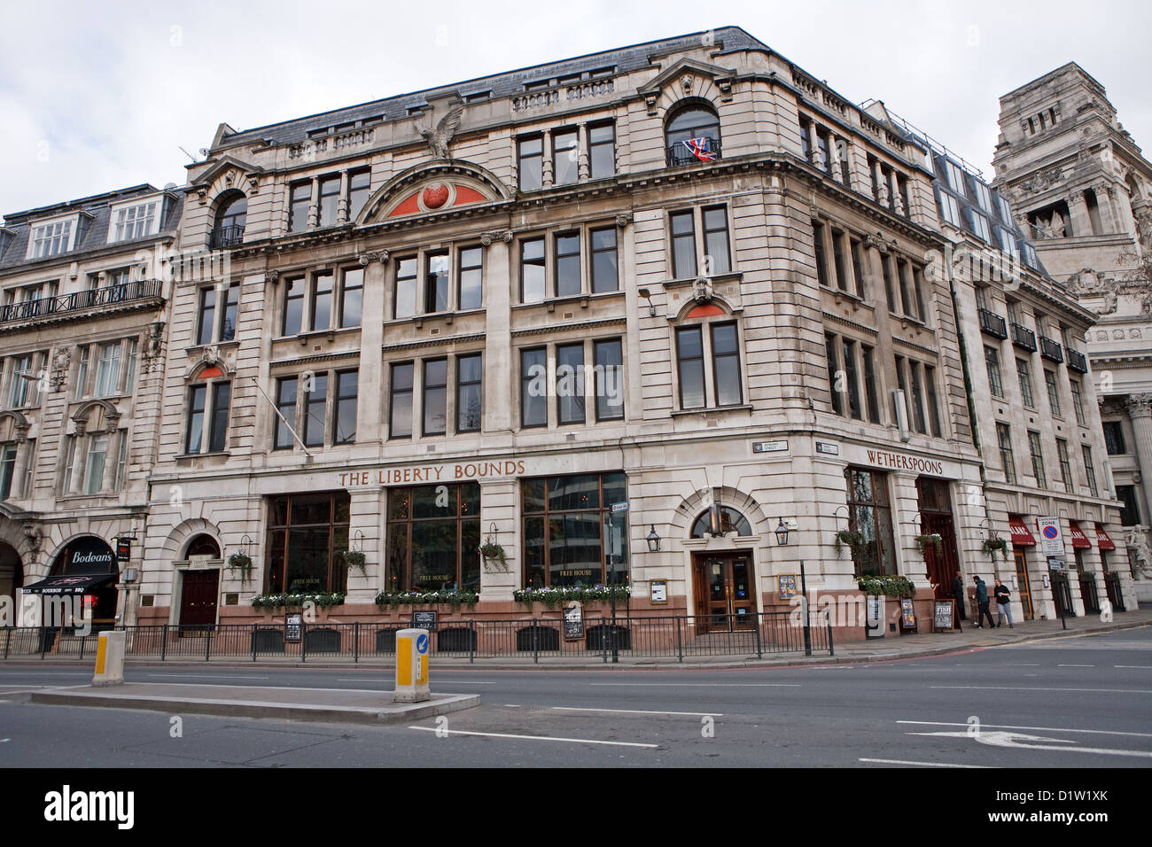 The Liberty Bounds a Wetherspoon public house near Tower Bridge in ...