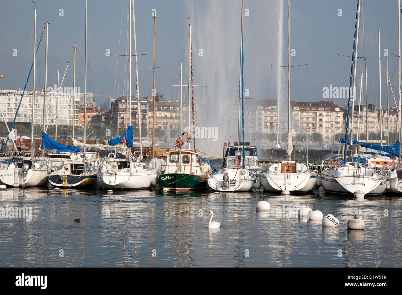 Boats on lake geneva summer hi-res stock photography and images - Alamy