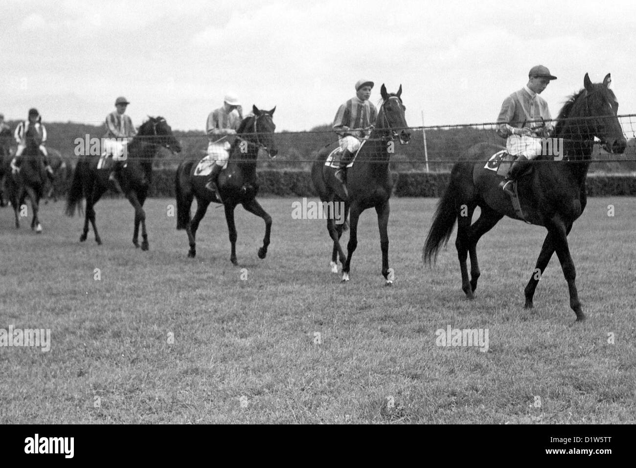 Hoppegarten, DDR, horses and jockeys before the start of a horse race ...