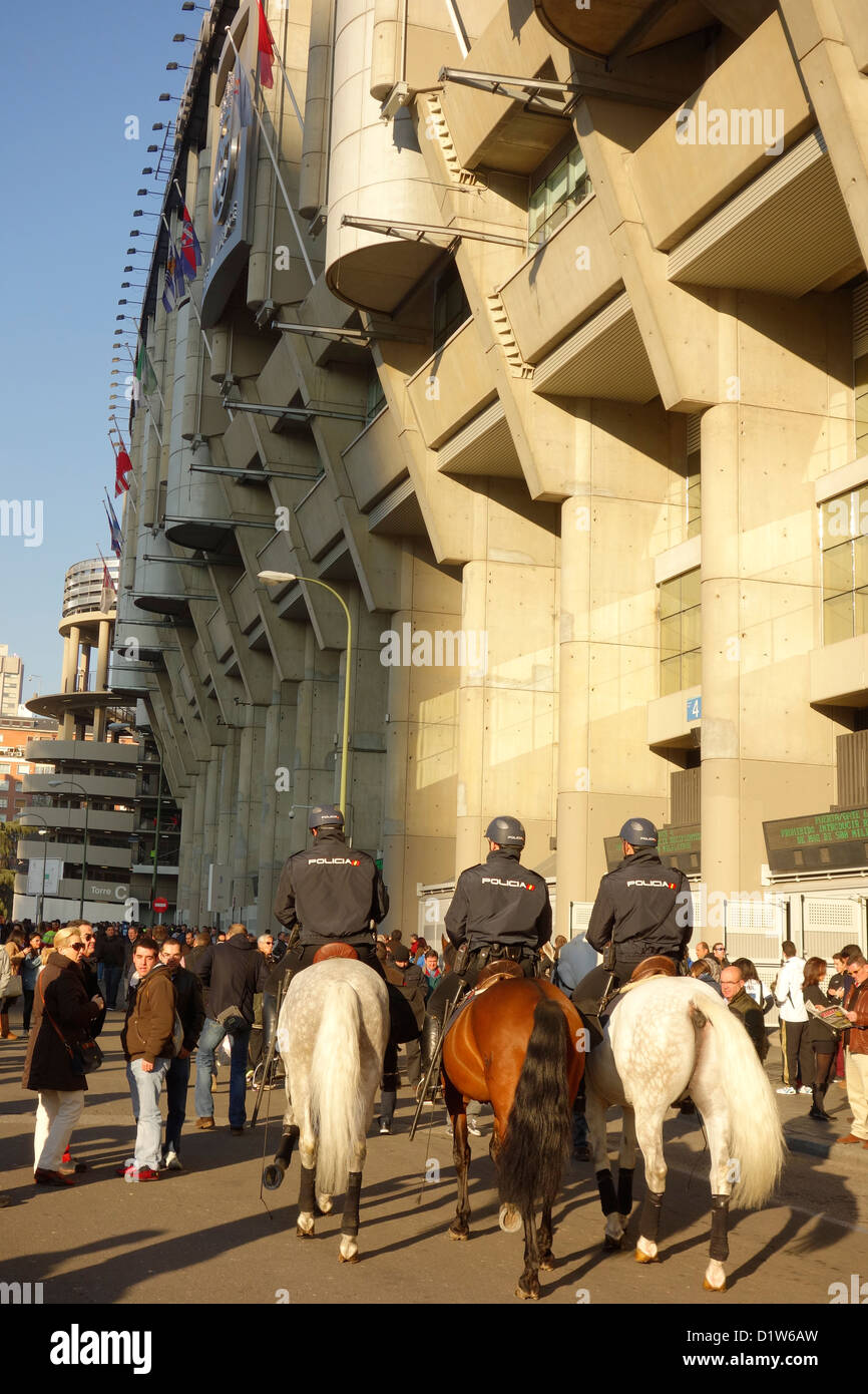 bernabeu madrid real soccer football stadium santiago scarf fan