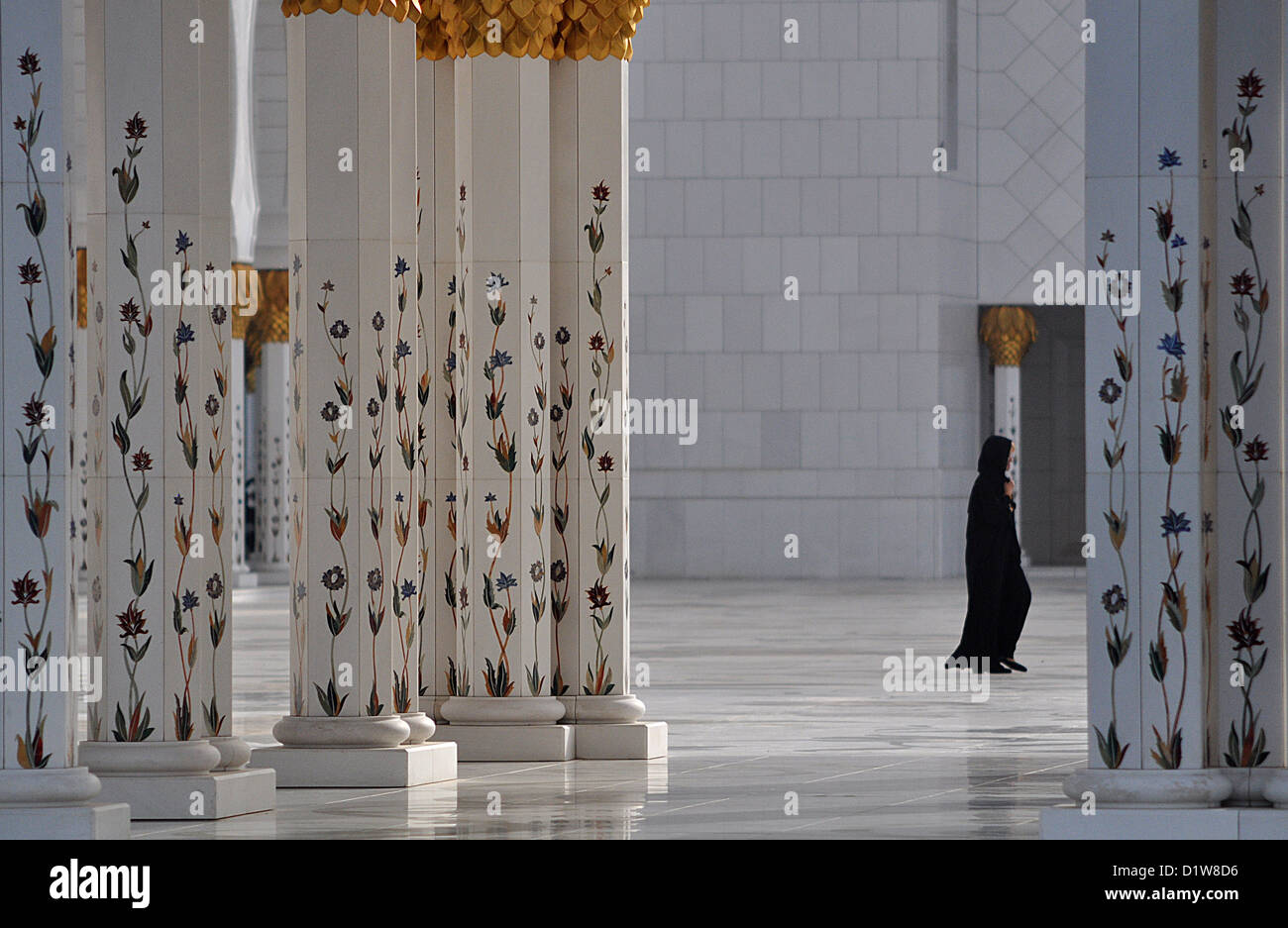Abu Dhabi (United Arab Emirates), Sheikh Zayed Grand Mosque Stock Photo ...