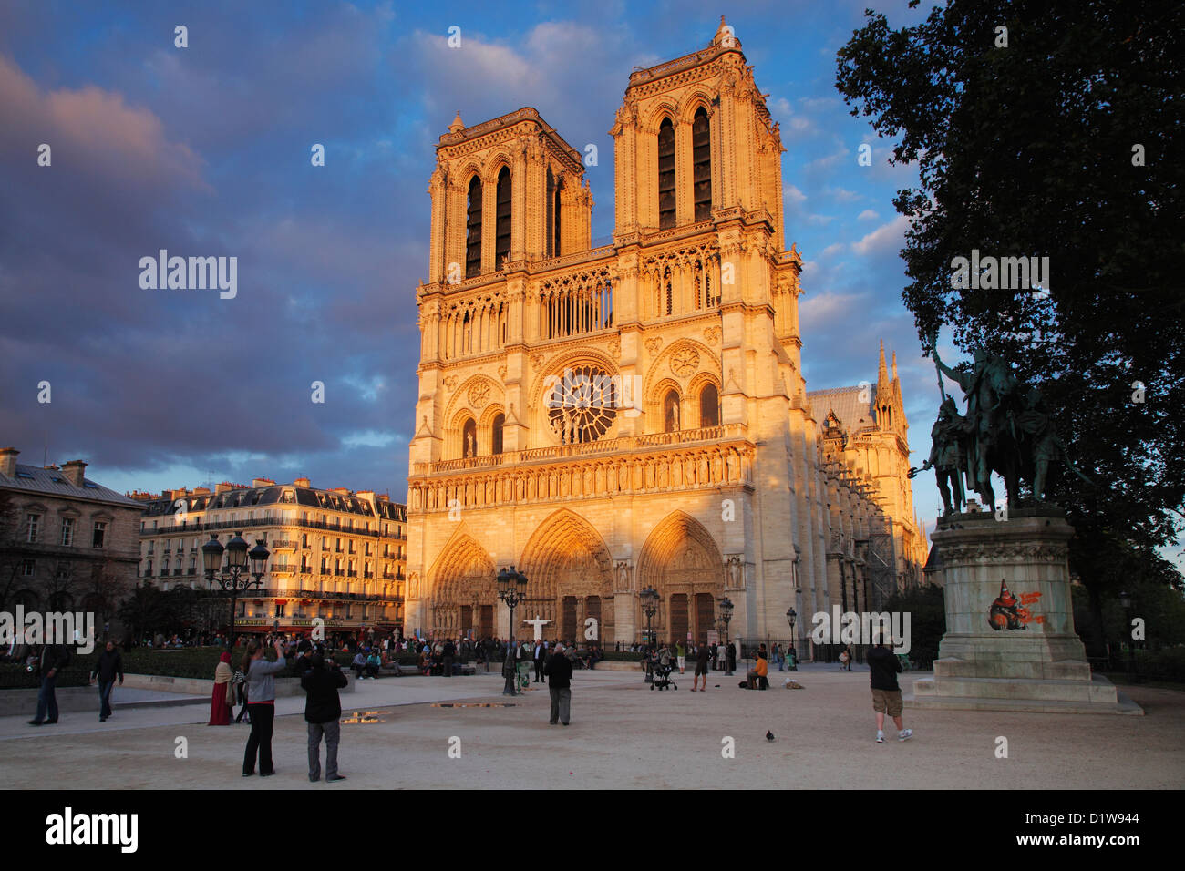 Notre Dame de Paris; La cathédrale Notre-Dame de Paris Stock Photo