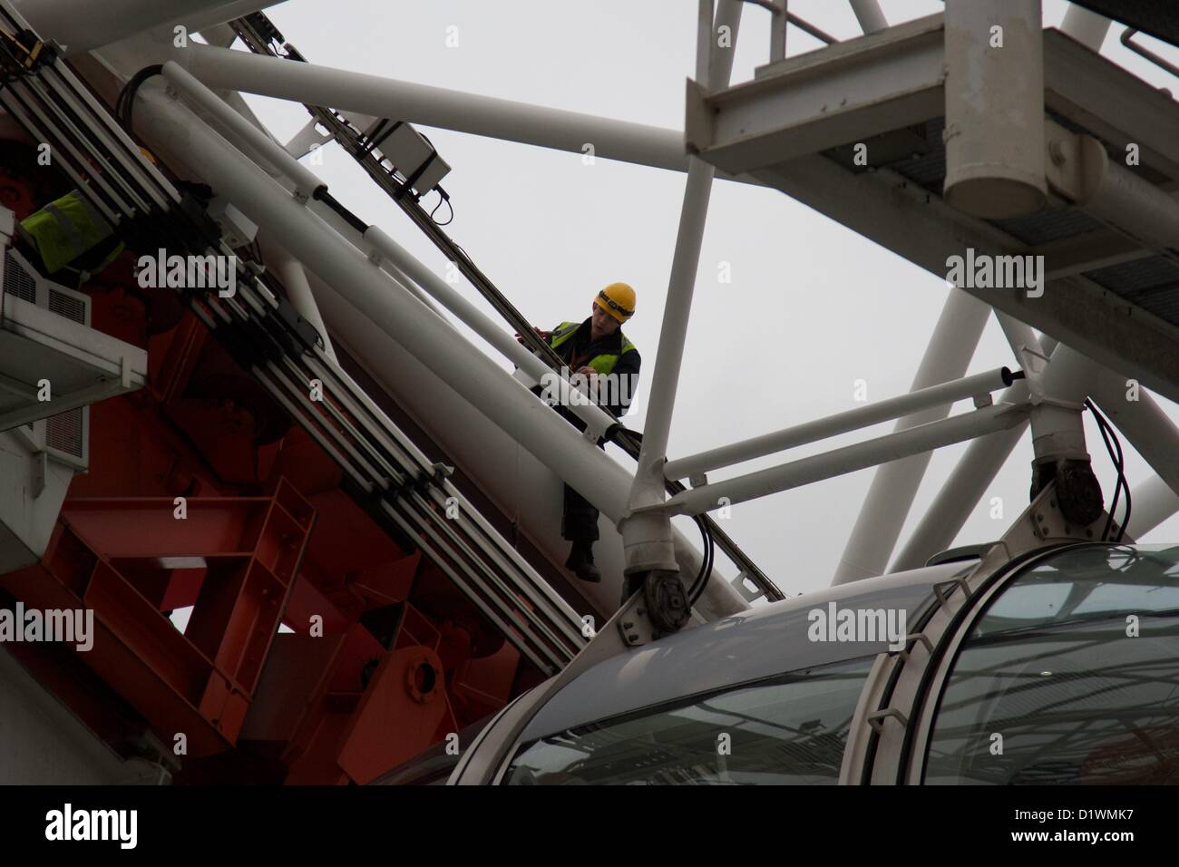 London Eye Maintenance Stock Photos & London Eye Maintenance Stock
