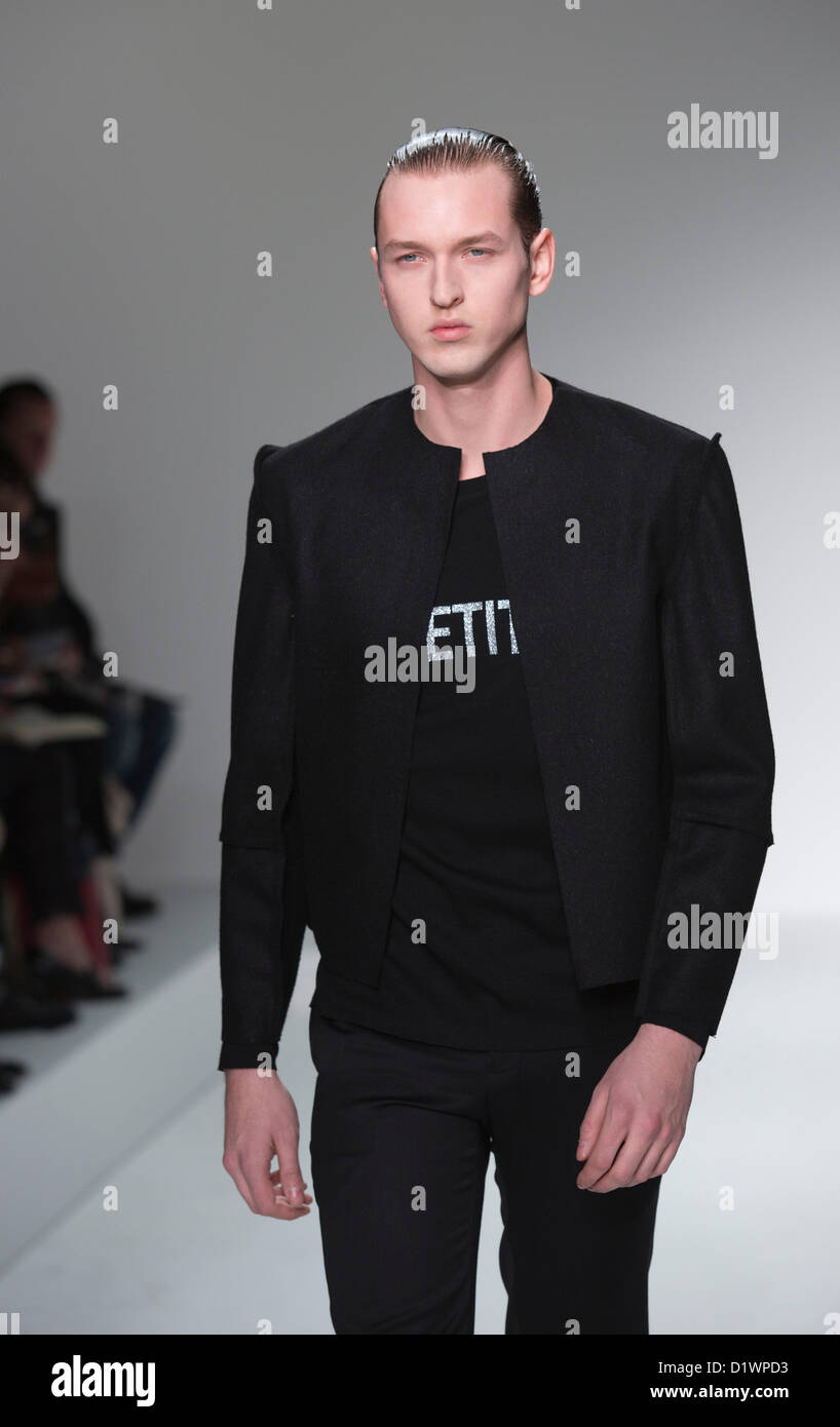 Monday, 7 January 2013. London, United Kingdom. Lee Roach's Autumn/Winter 2013 catwalk show collection at London Collections: Men. Menswear fashion event which used to be part of London Fashion Week. Photo credit: CatwalkFashion/Alamy Live News Stock Photo