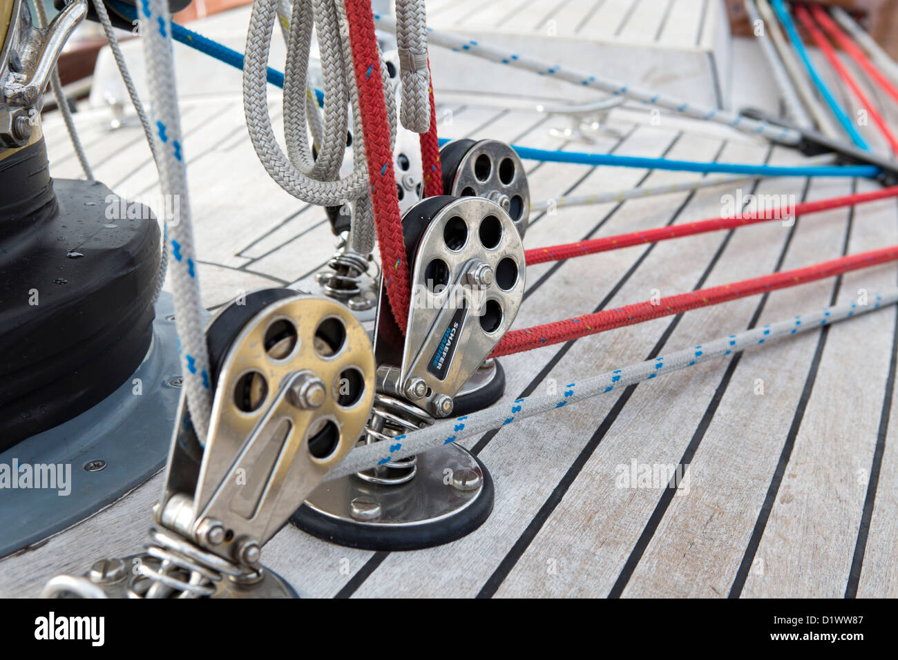 Classic racing yacht hi-res stock photography and images - Alamy