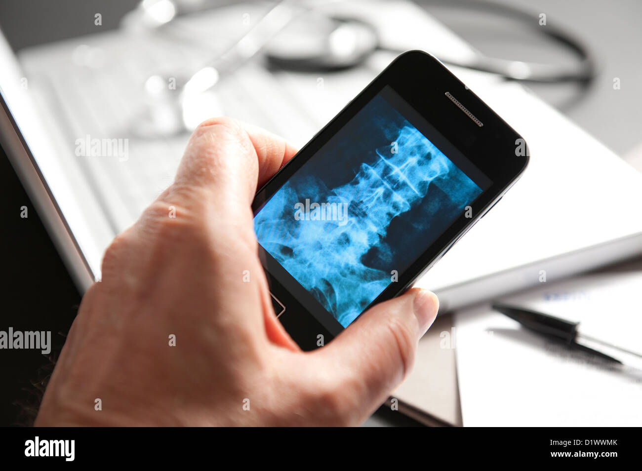 Doctor xray sports man hi-res stock photography and images - Alamy