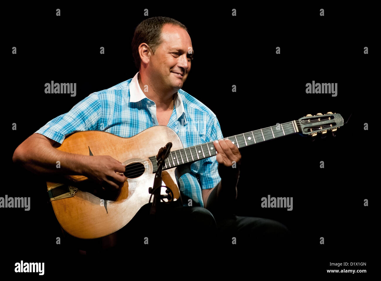 Stochelo Rosenberg, guitar (selmer Maccaferri) solo - Jazz à Coti, 3ème édition (Août 2010) Stock Photo
