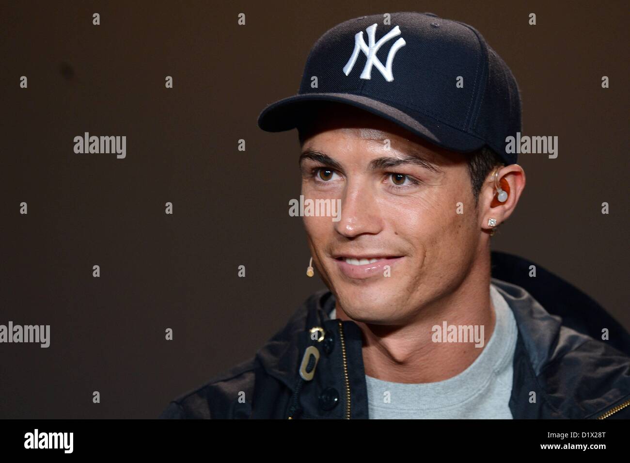 07.01.2013. Zurich, Switzerland. 2013 FIFA Balloon D'Or 2012 Cristiano  Ronaldo at the pre-Award ceremony press conference Stock Photo - Alamy
