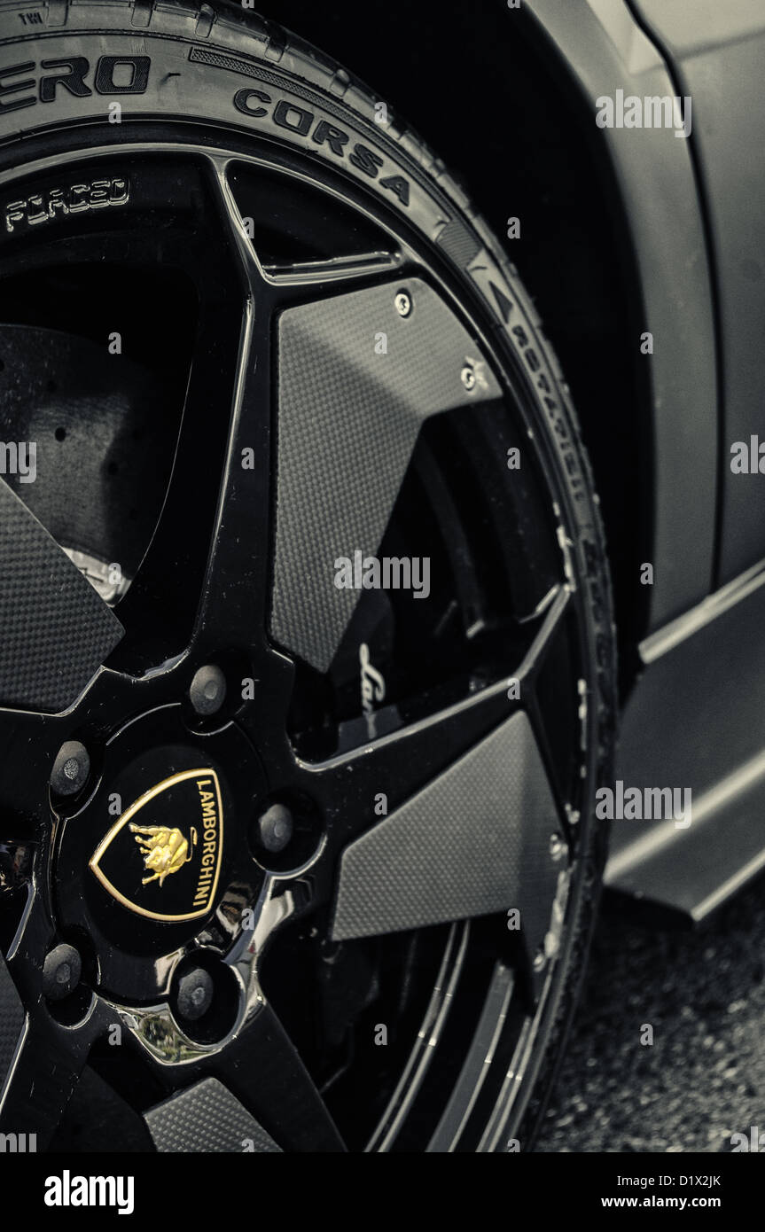 Aventador Wheel Stock Photo Alamy