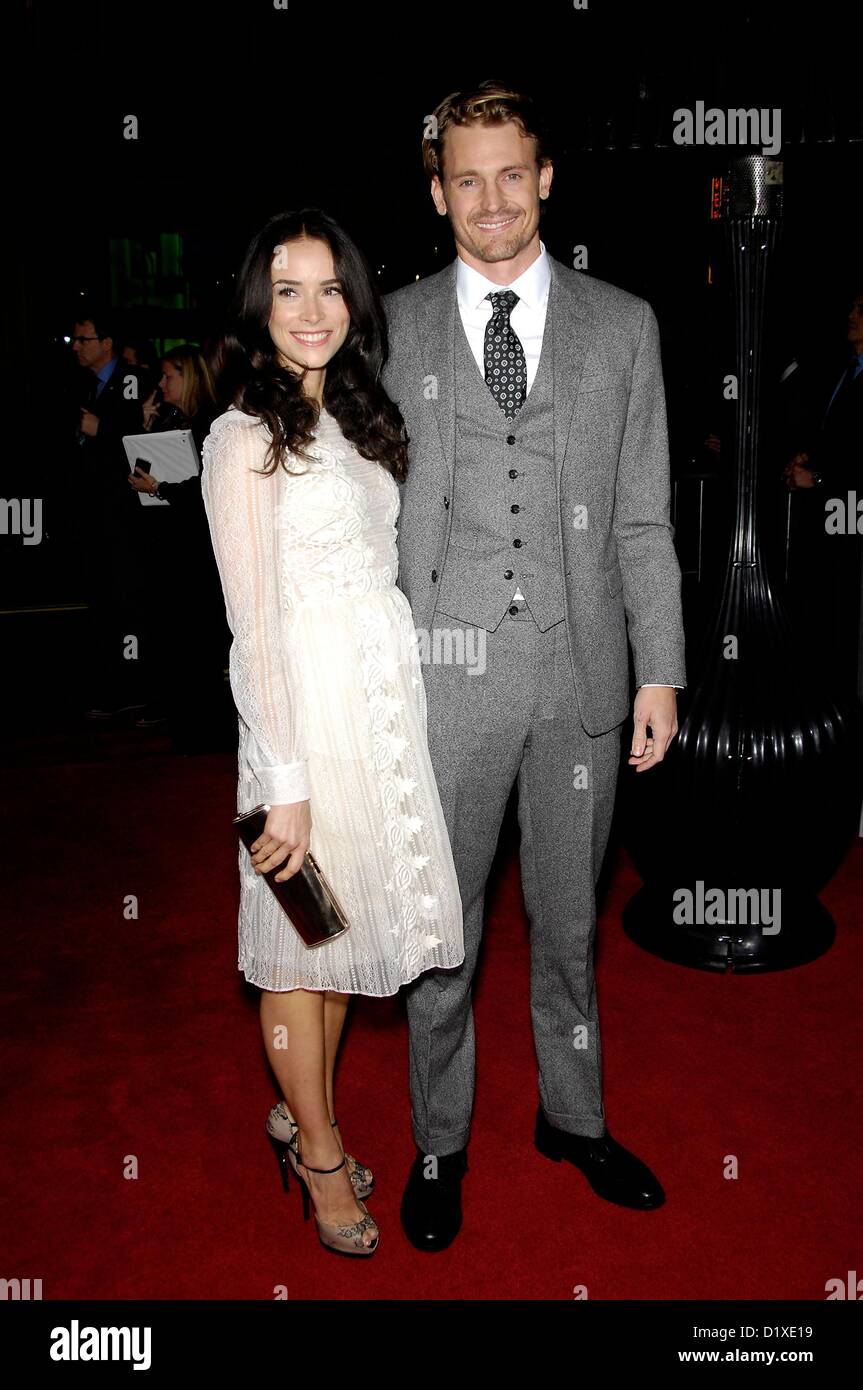 Abigail Spencer, Josh Pence at arrivals for GANGSTER SQUAD Premiere, Grauman's Chinese Theatre, Los Angeles, CA January 7, 2013. Photo By: Michael Germana/Everett Collection/Alamy Live News Stock Photo