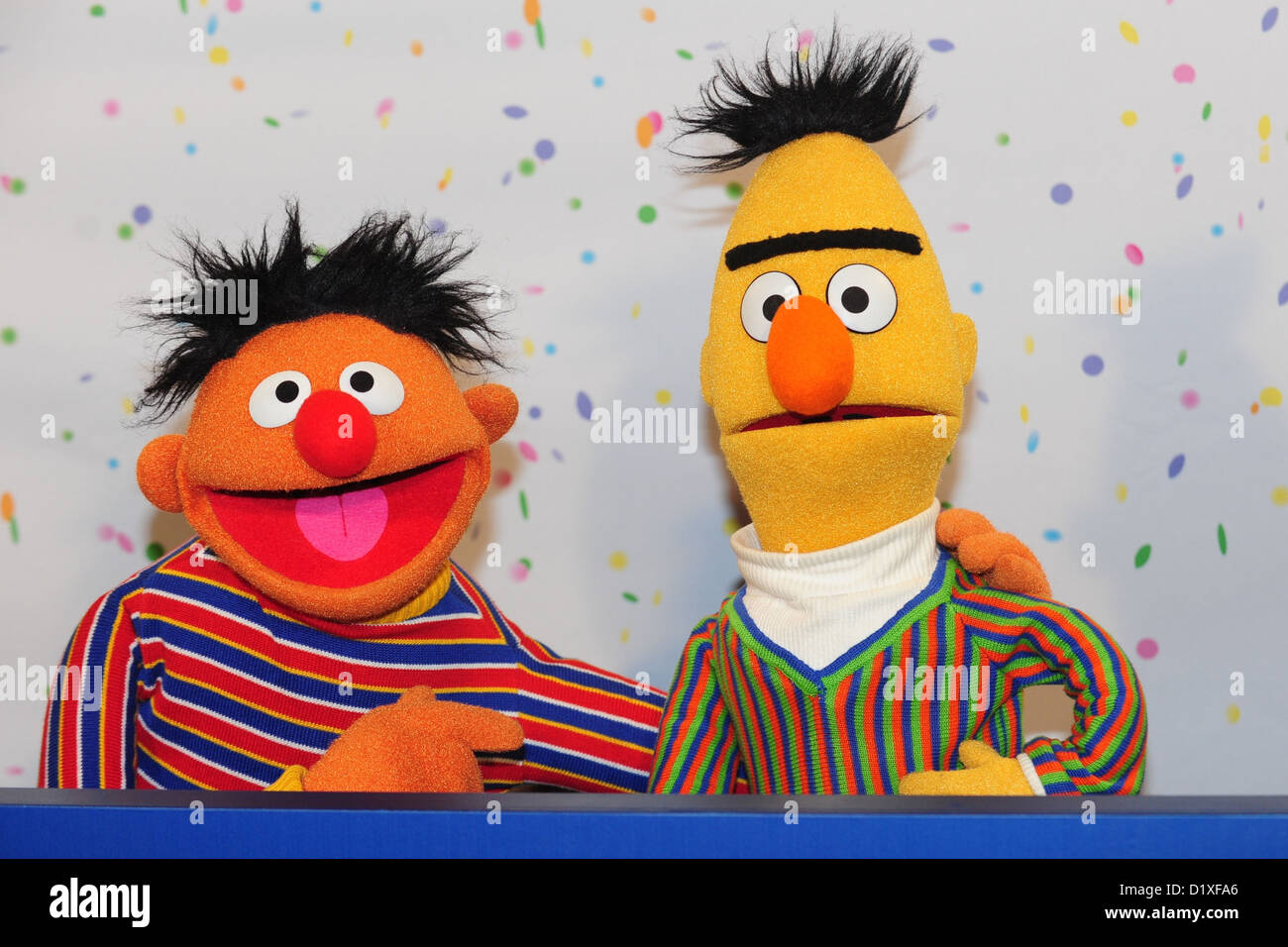 Sesame Street Muppets Ernie and Bert pose for photographs during a press conference on the 40th anniversary of the Sesame Street in Hamburg, Germany, 07 January 2013. On 8 January 1973, the children's television series Sesame Street premiered in Germany. Photo: Revierfoto Stock Photo