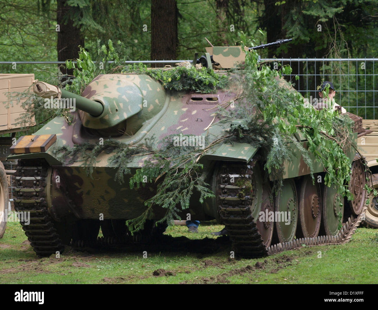 Jagdpanzer 38 hi-res stock photography and images - Alamy, image size:1300x1067