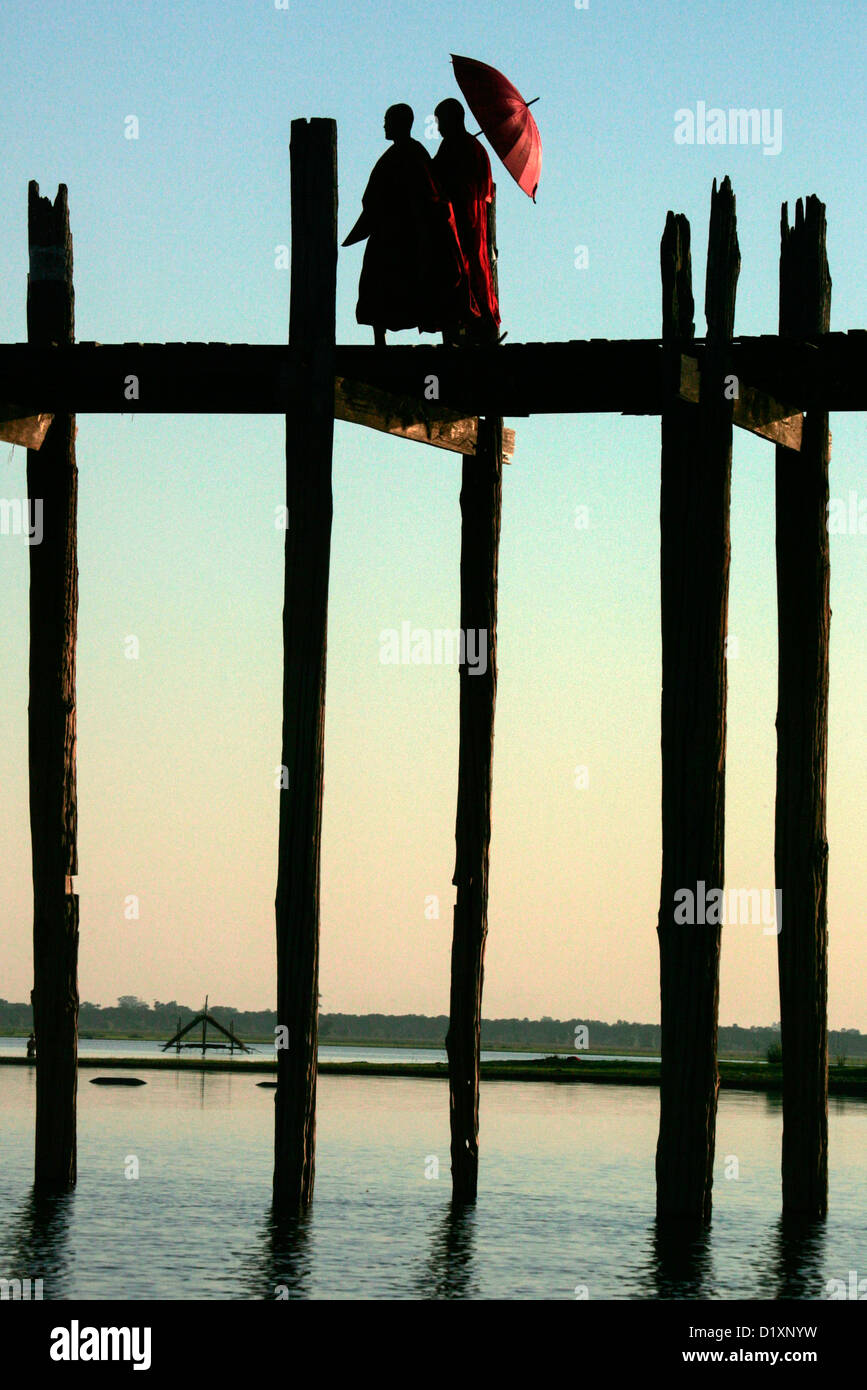 Monk crossing u beins bridge hi-res stock photography and images - Alamy
