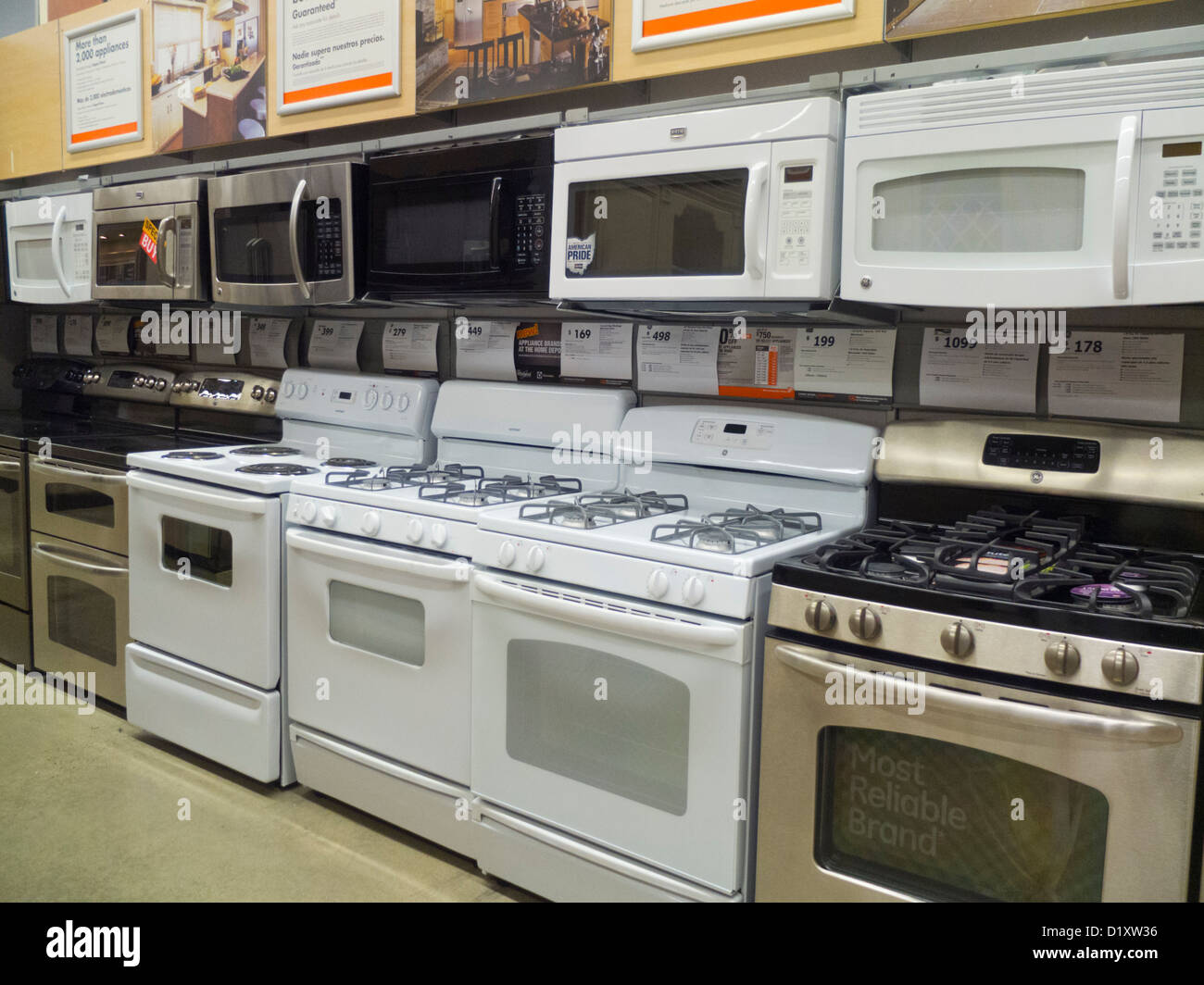 Home Depot store warehouse Stock Photo - Alamy