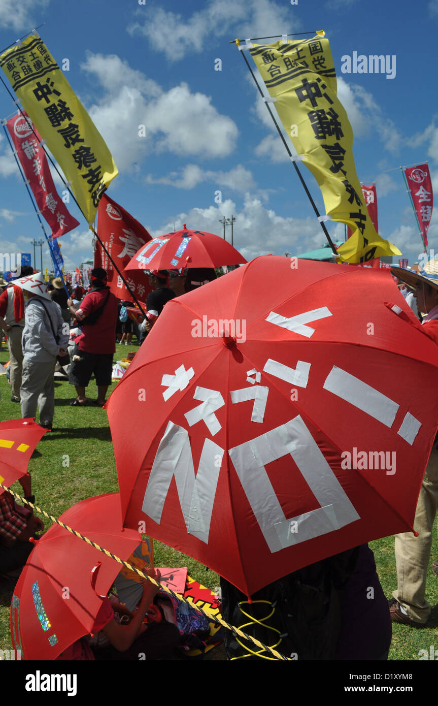Ginowan (Okinawa, Japan): protest against the American military ...