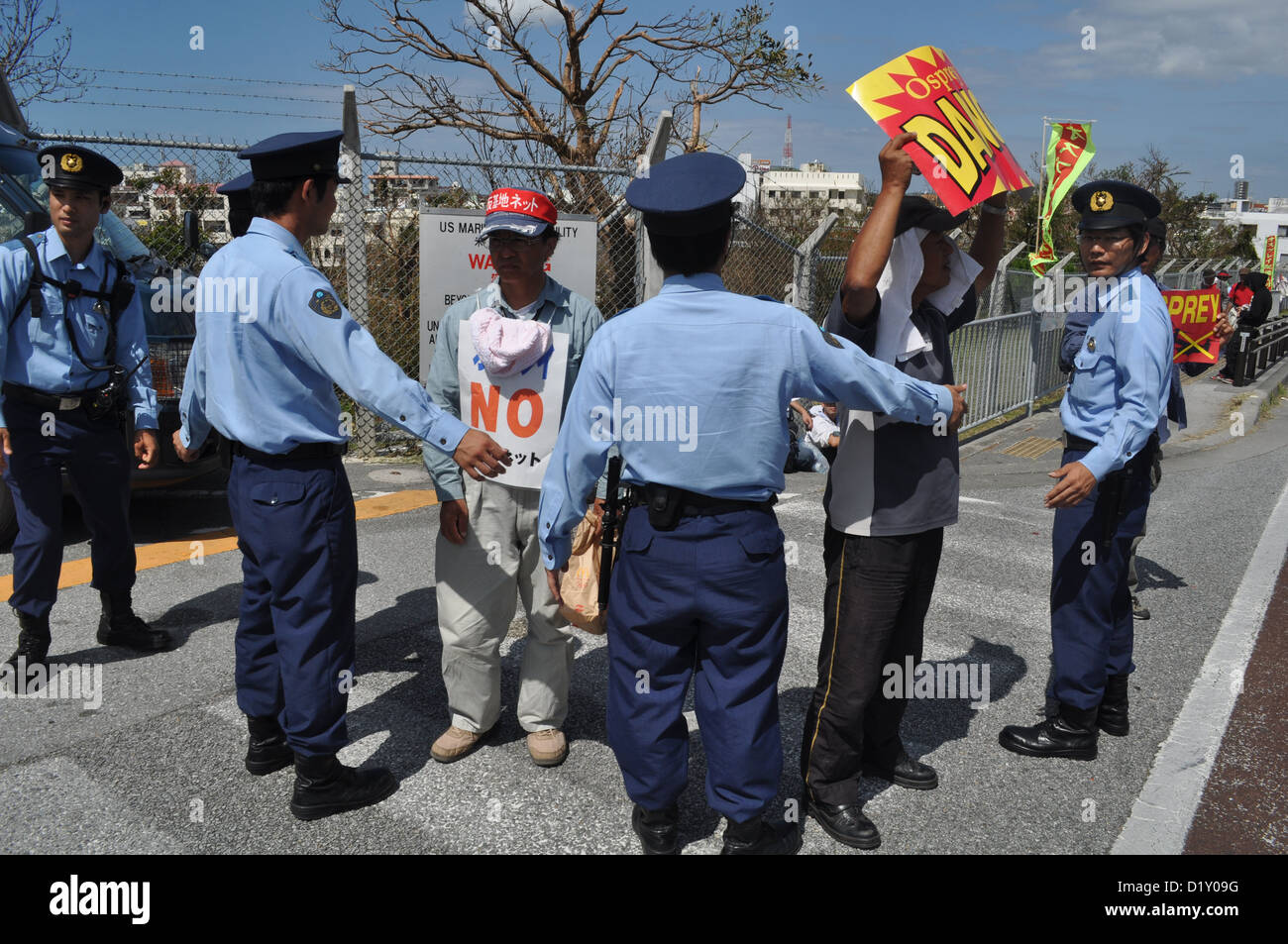 Ginowan (Okinawa, Japan): protest against the American military ...