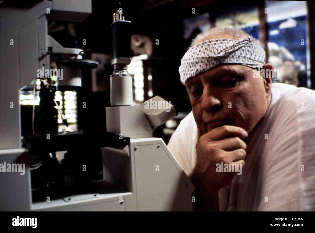 D.N.A. - Experiment Des Wahnsinns  Island Dr. Moreau  Marlon Brando Dem Genetiker Dr. Moreau (Marlon Brando) ist es gelungen, Stock Photo