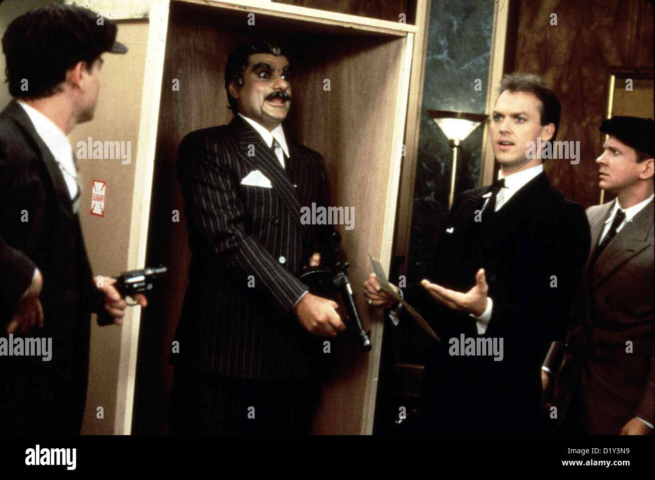 Johnny G. - Gangster Wider Willen Johnny Dangerously Michael Keaton Johnny  Dangerously (Michael Keaton,2vr) in Szene. *** Stock Photo - Alamy