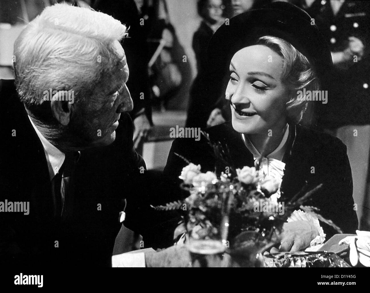 Das Urteil Von Nuernberg  Judgment At Nuremberg  Spencer Tracy, Marlene Dietrich Richter Daniel Haywood (Spencer Tracy) will Stock Photo