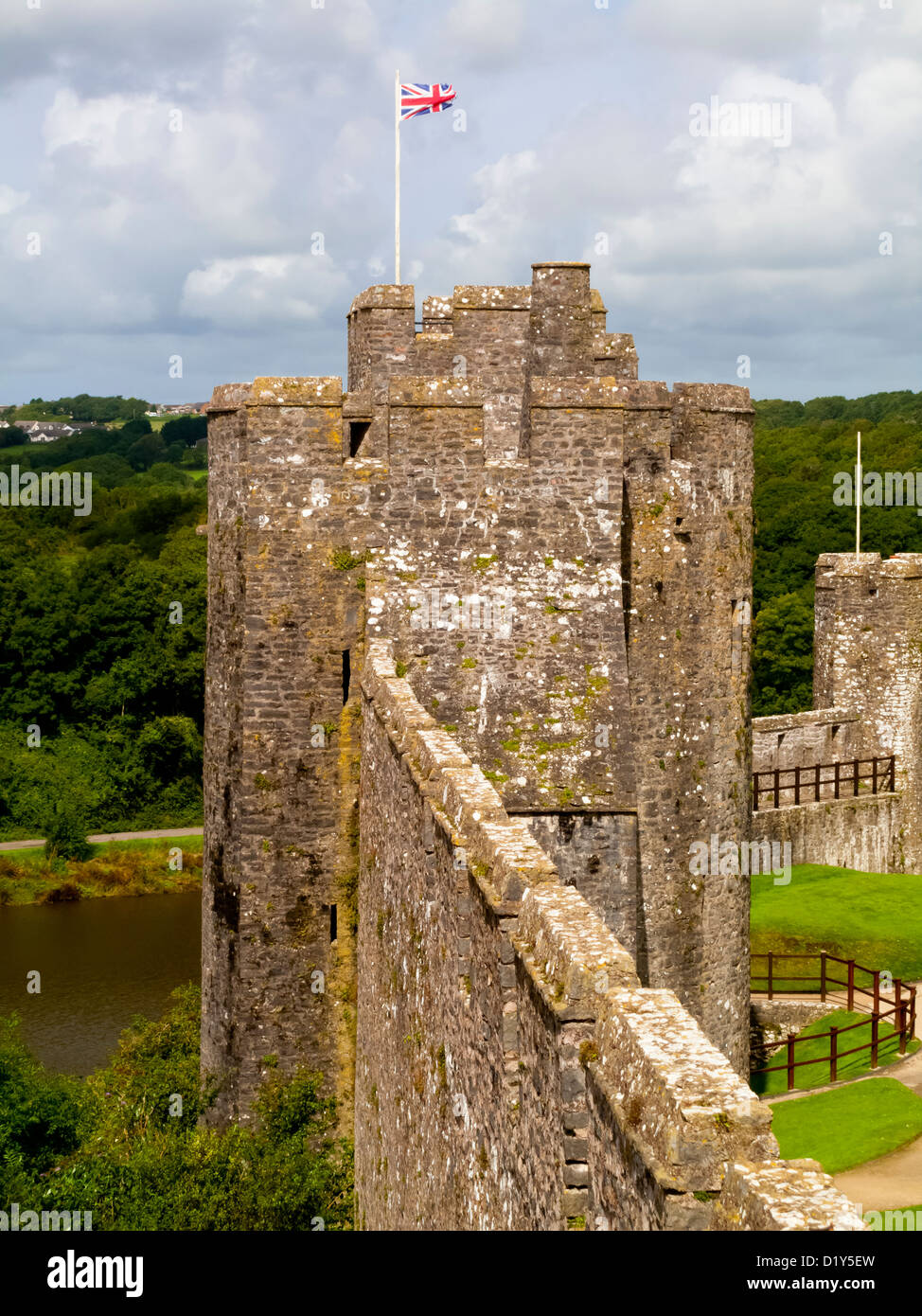 Stone walls norman hi-res stock photography and images - Alamy