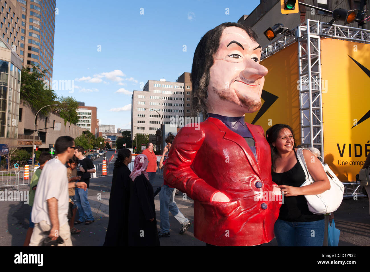 Giant festival puppets hires stock photography and images Alamy