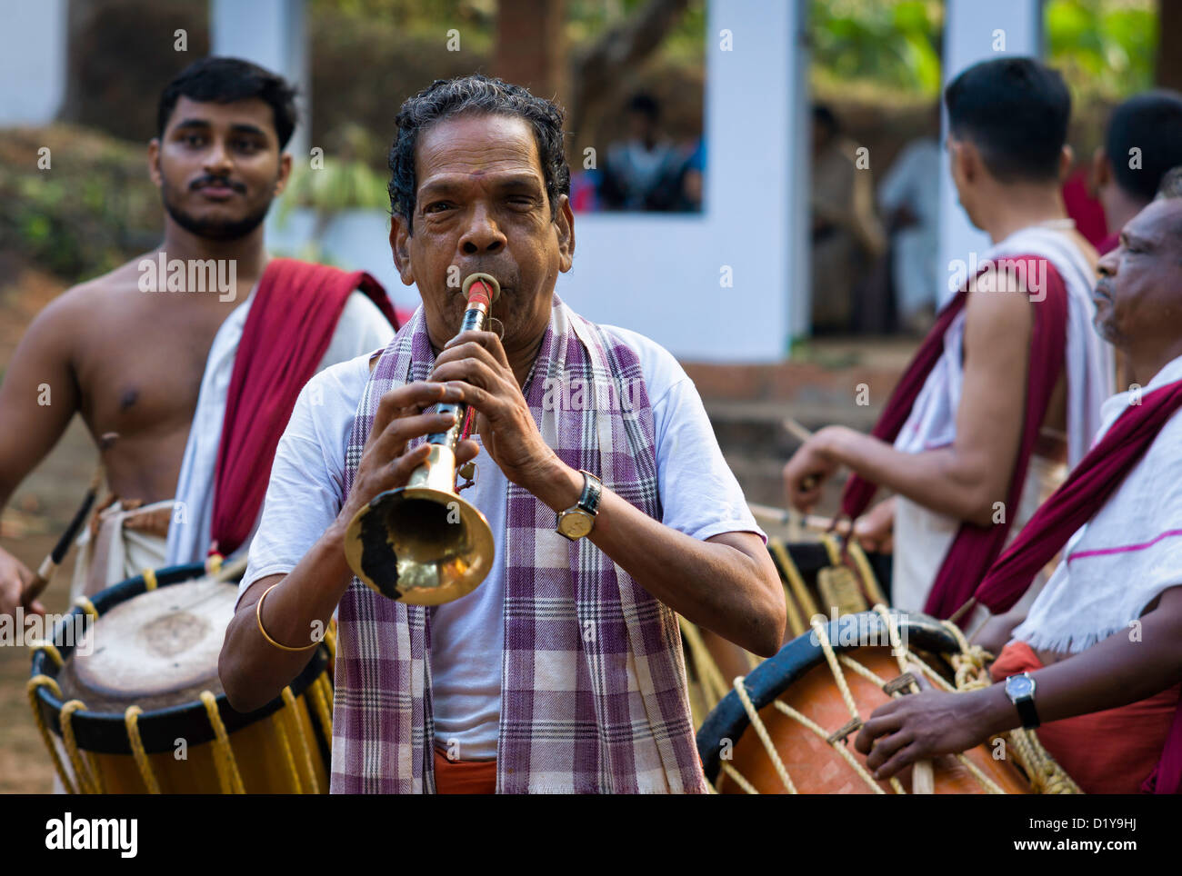 Musical instruments of kerala hires stock photography and images Alamy