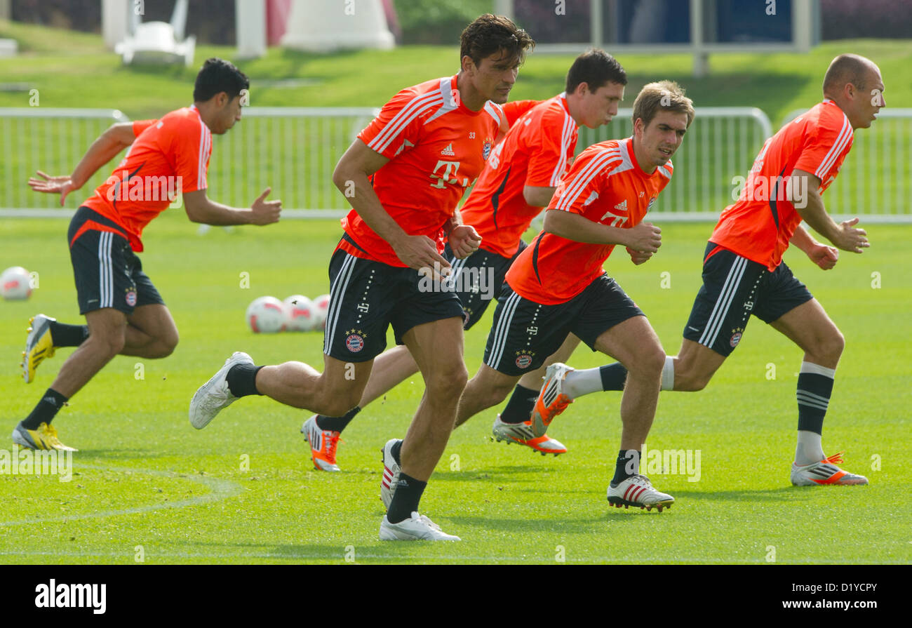 Munich's Emre Can (L-R), Mario Gomez, Pierre Emile Hojbjerg, Philipp Lahm and Arjen Robben take part in practice in Doha, Qatar, 08 January 2013. The team will stay at their winter training camp in Qatar until 09 January 2013. Photo: Peter Kneffel Stock Photo